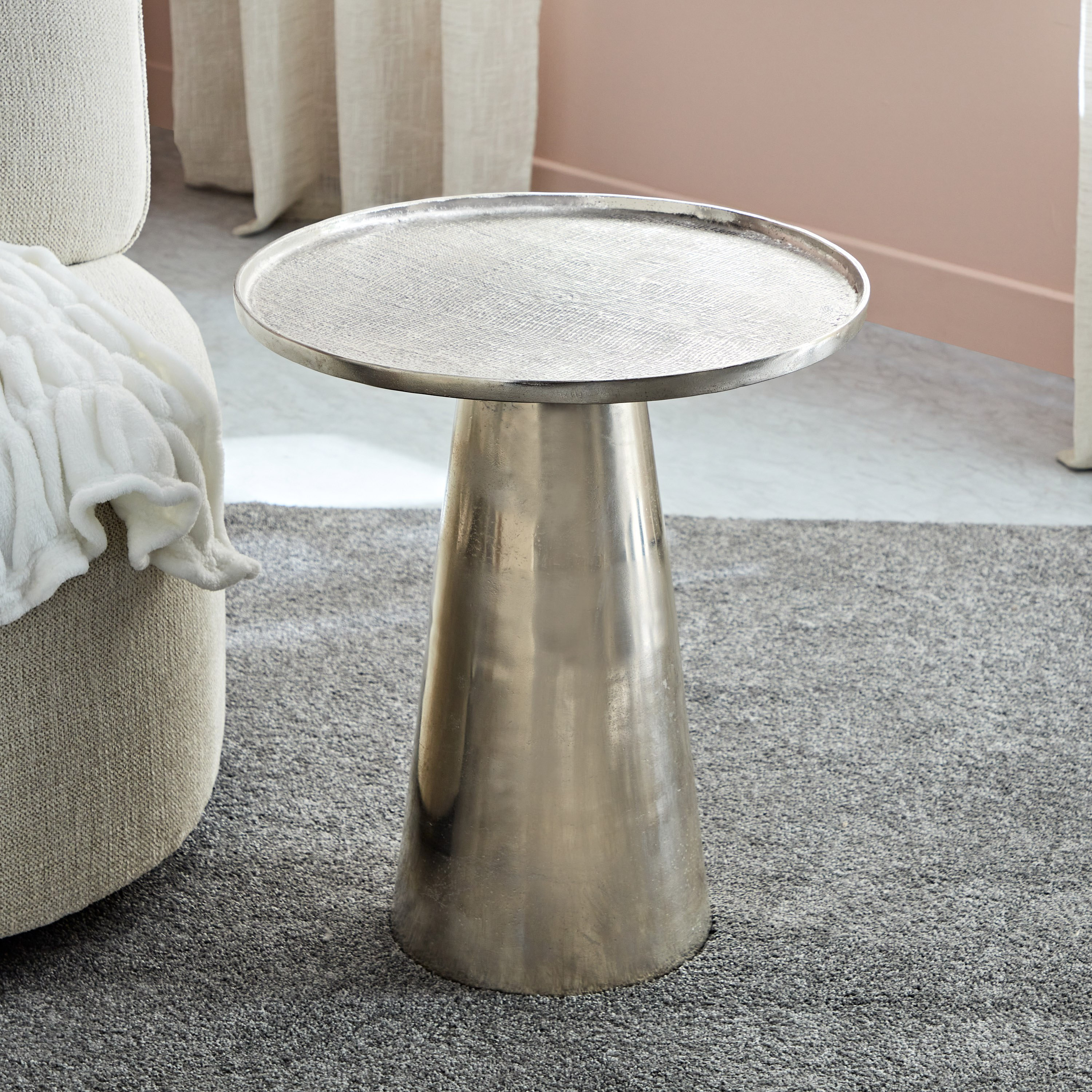 طاولة جانبية من الألومنيوم المصبوبة - فلينت من فيندرا-hbxfurniture-livingroom-endtables-image-2