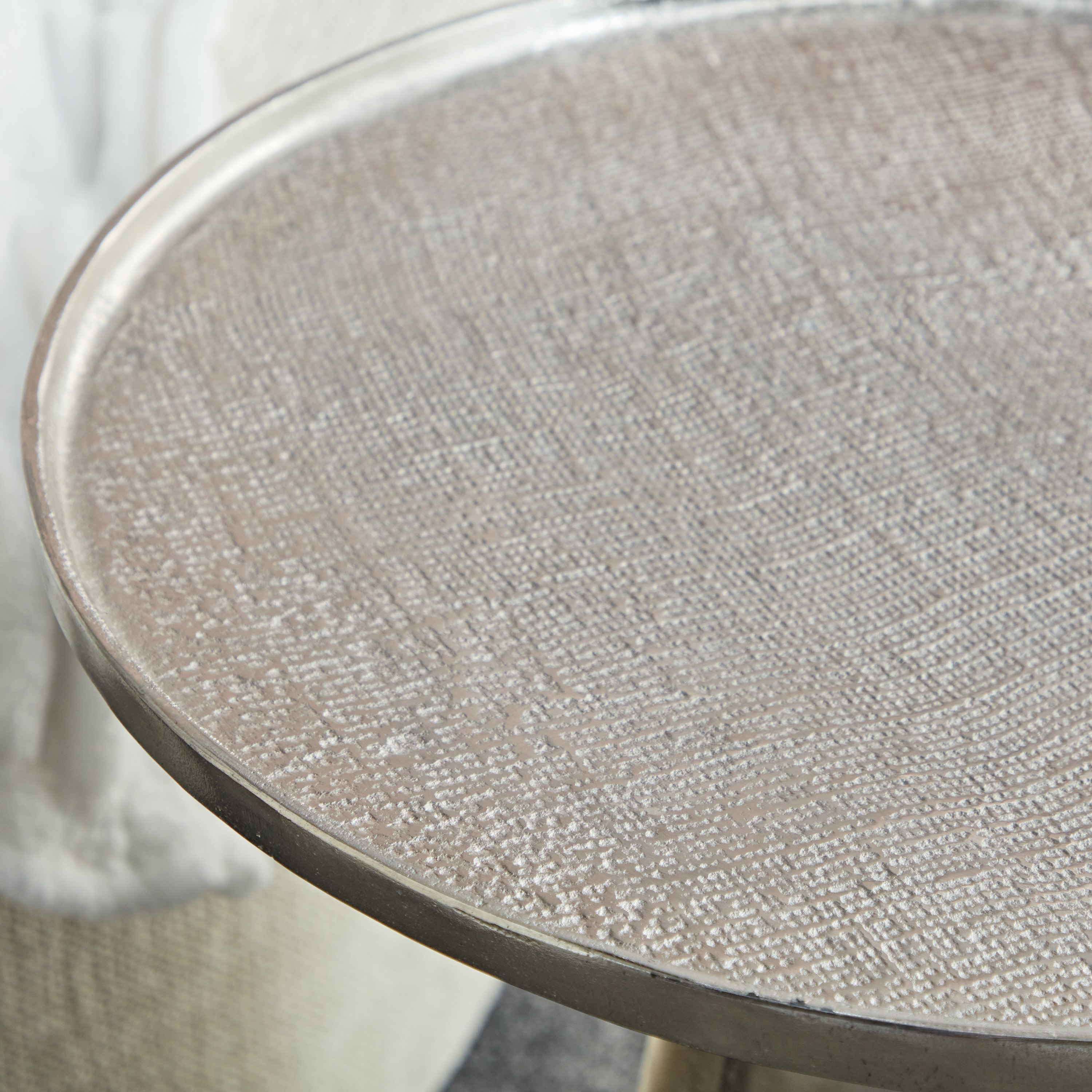 طاولة جانبية من الألومنيوم المصبوبة - فلينت من فيندرا-hbxfurniture-livingroom-endtables-image-3