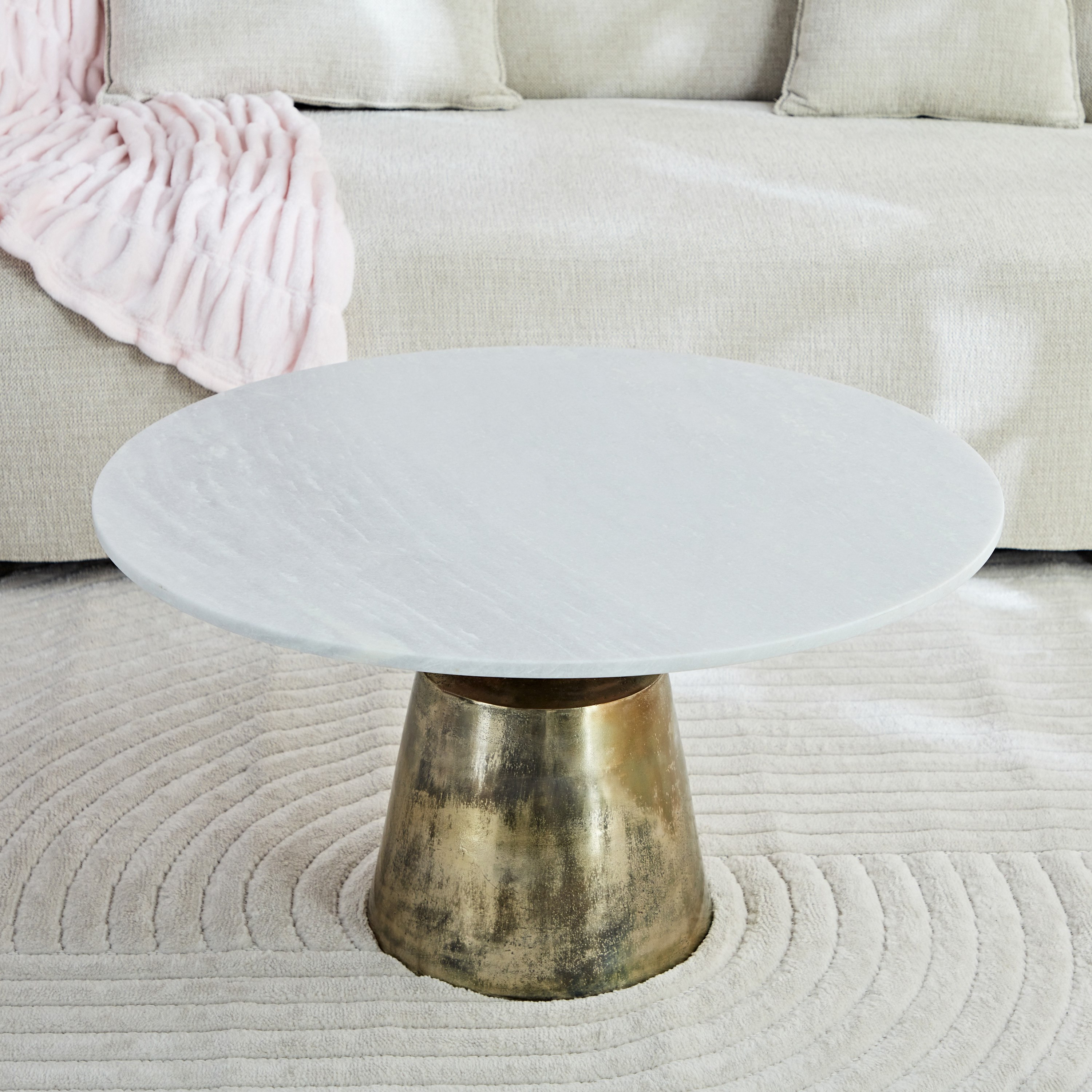 طاولة قهوة بسطح من الرخام الأصلي - ميلفيل من فيندرا-hbxlivingroom-tablesandstands-coffeetables-image-2