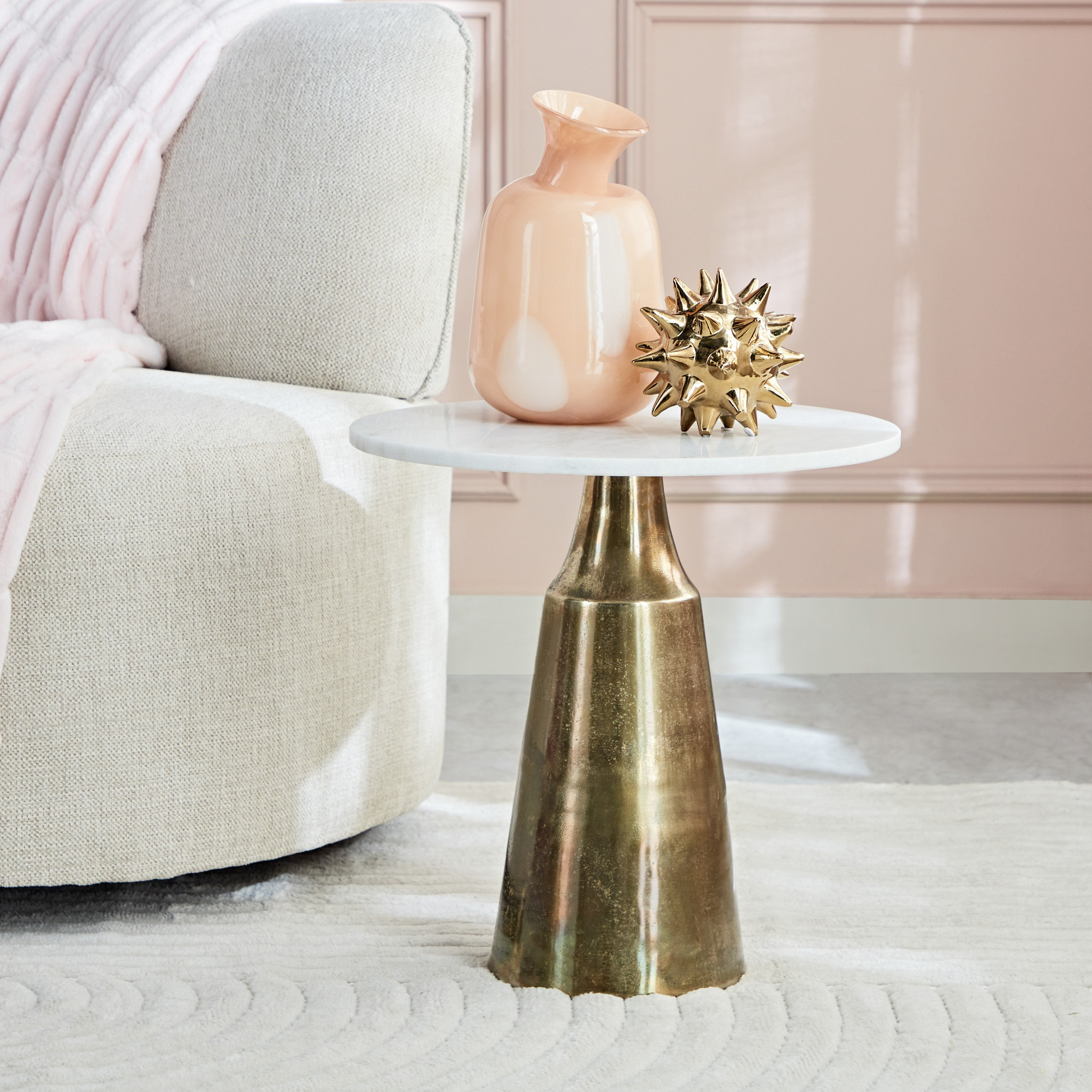 طاولة جانبية بسطح من الرخام الأصلي - ميلفيل من فيندرا-hbxfurniture-livingroom-endtables-image-1
