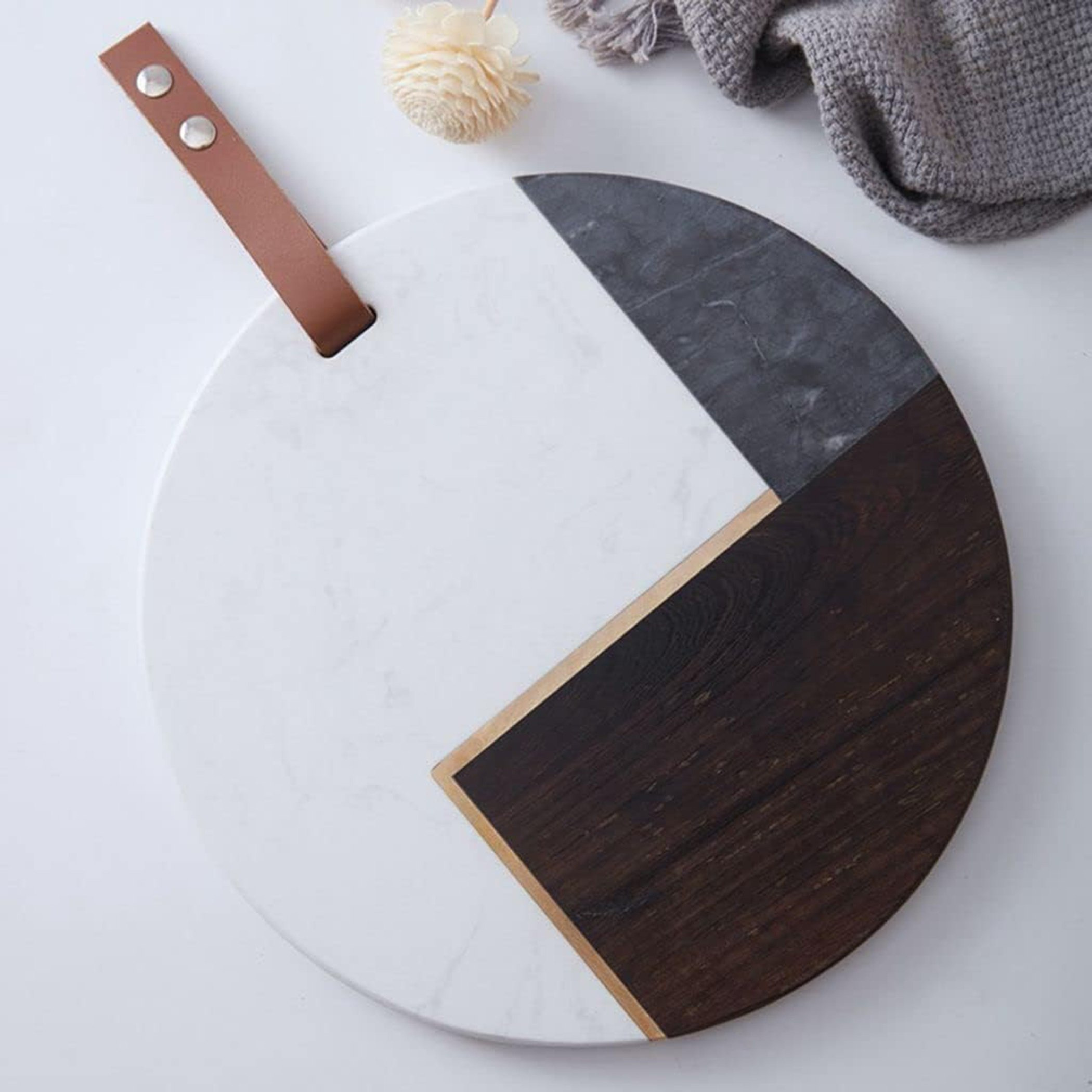 صينية مستديرة رخام بمقبض جلد من زين-hbxdecorandfurnishings-tabletop-serveware-image-1