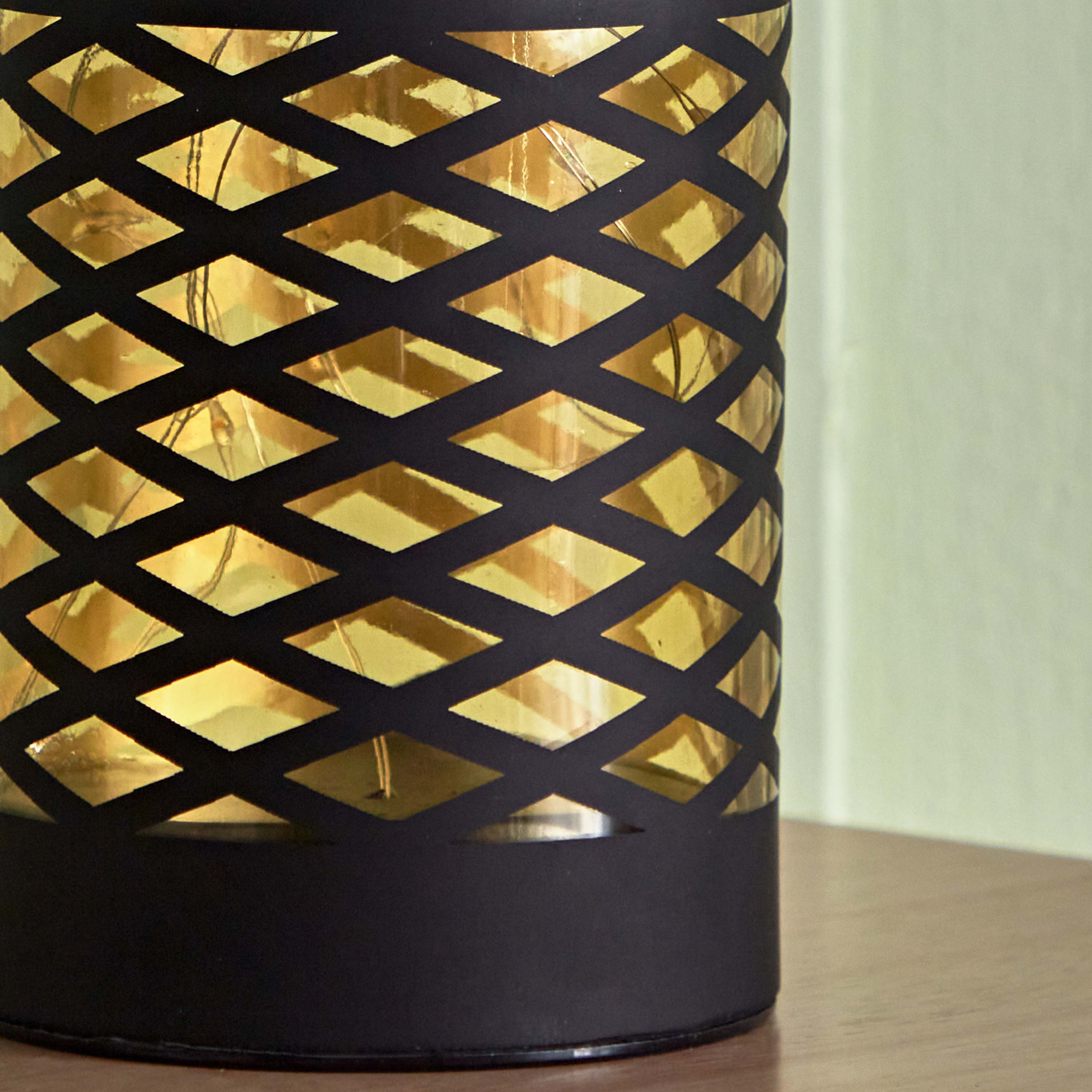 فانوس زجاجي بأضواء إل إي دي من إيفرين - 8x8x21 سم-hbxdecorandfurnishings-homeaccessories-lanterns-image-3