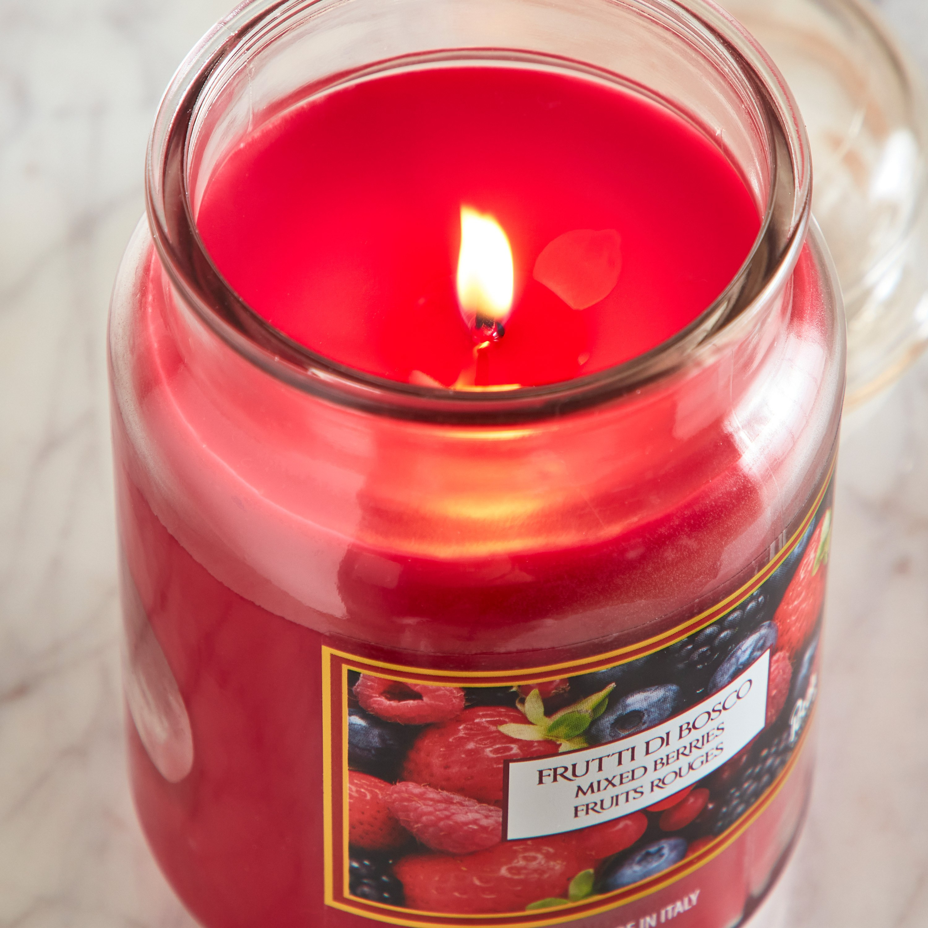جرة شمع برائحة خليط التوت من فيلا  - 550 جم-hbxlivingroom-decorandaccessories-candles-image-3