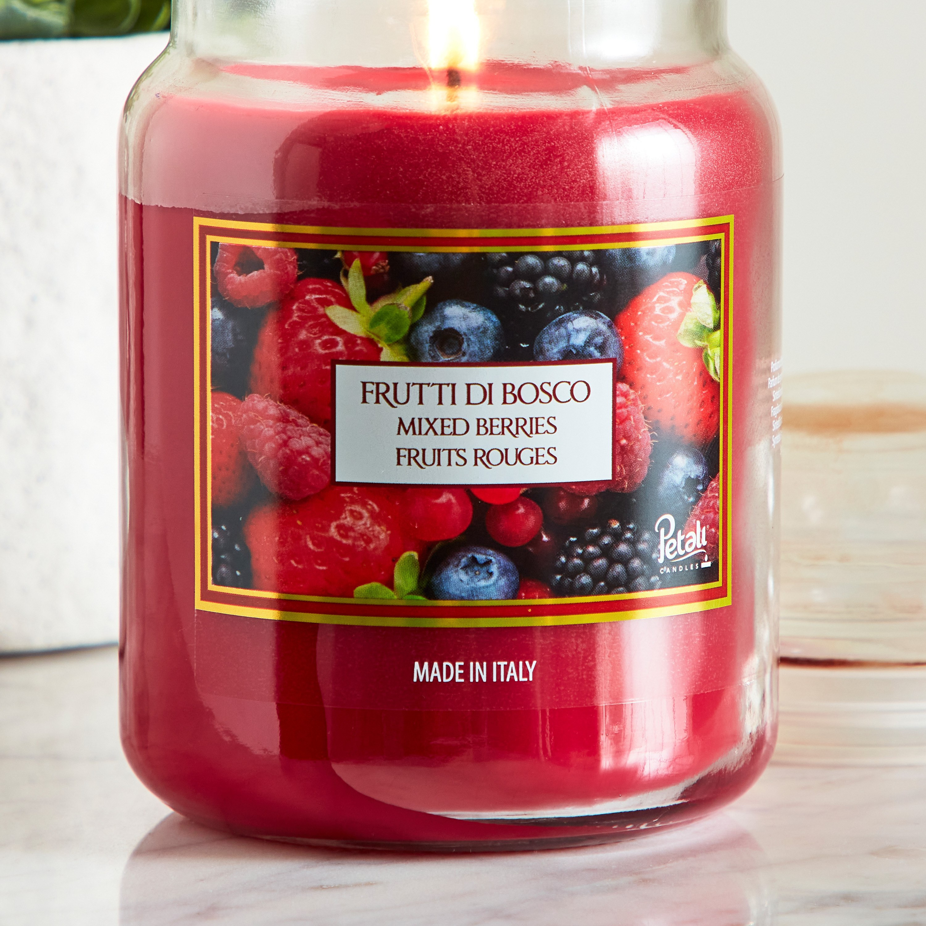 جرة شمع برائحة خليط التوت من فيلا  - 550 جم-hbxlivingroom-decorandaccessories-candles-image-4