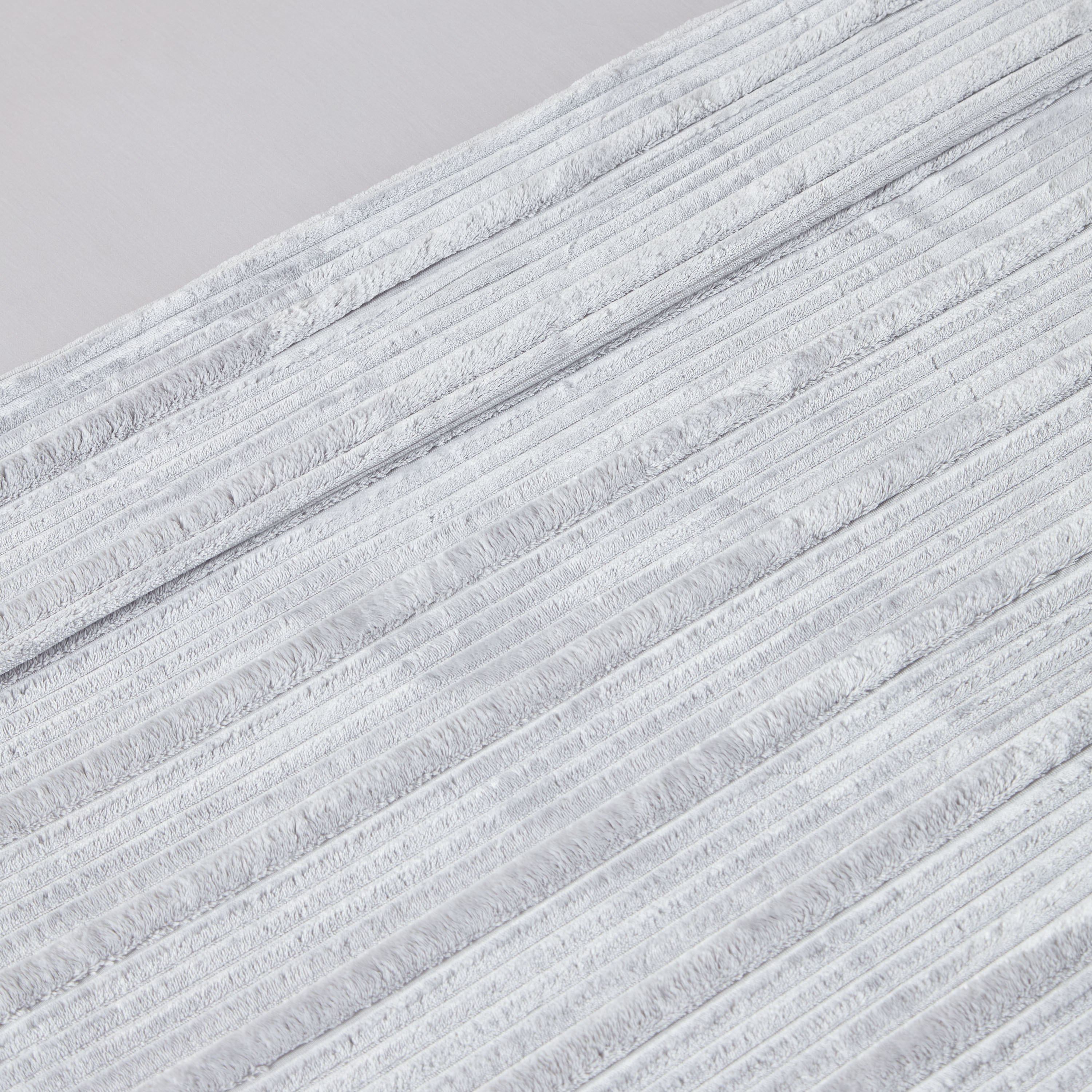 بطانية كوين بطبقتين جاكار من ريبي - 200x220 سم-hbxhomeware-hbxbedroom-image-3