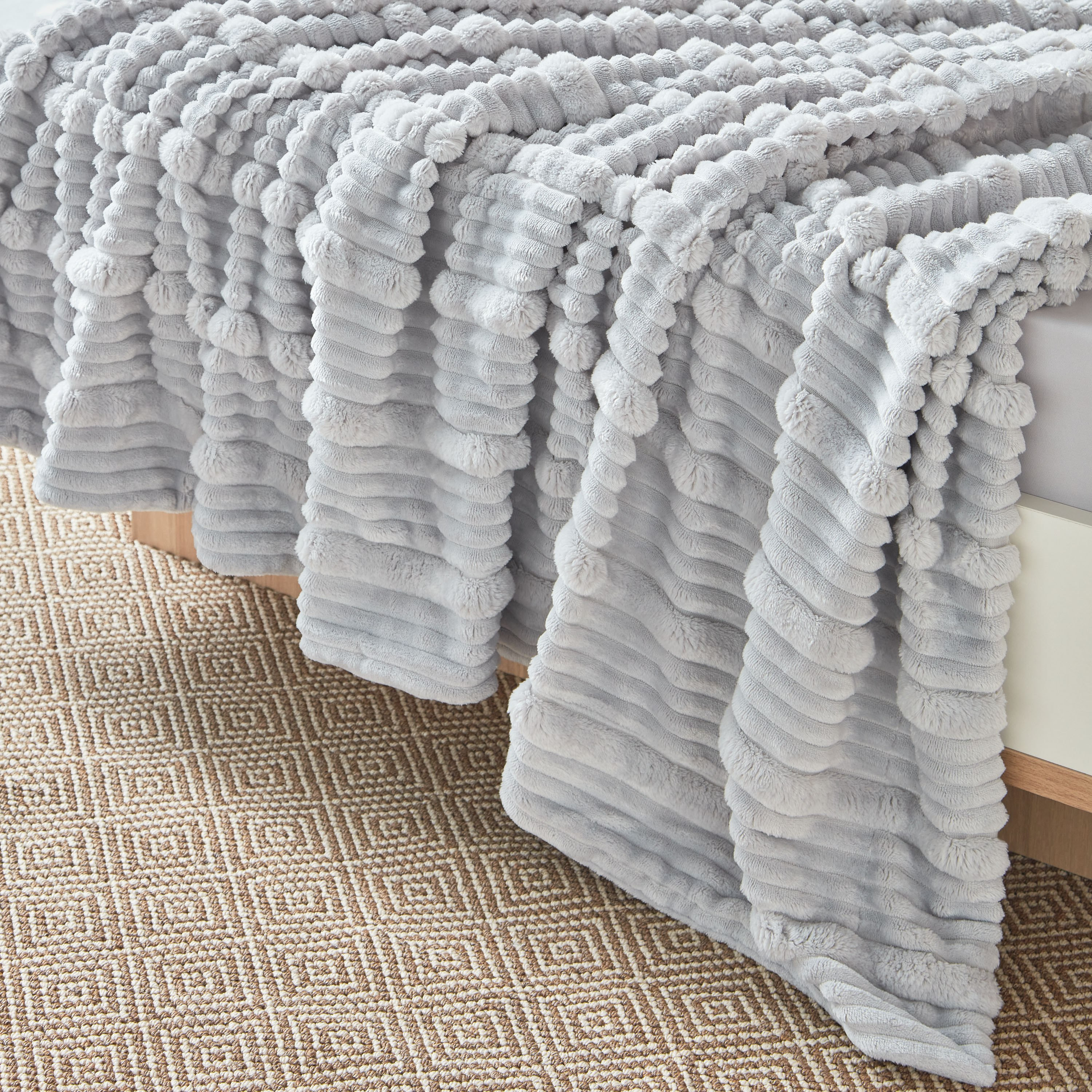 بطانية كوين بطبقتين جاكار من ريبي - 200x220 سم-hbxhomeware-hbxbedroom-image-5