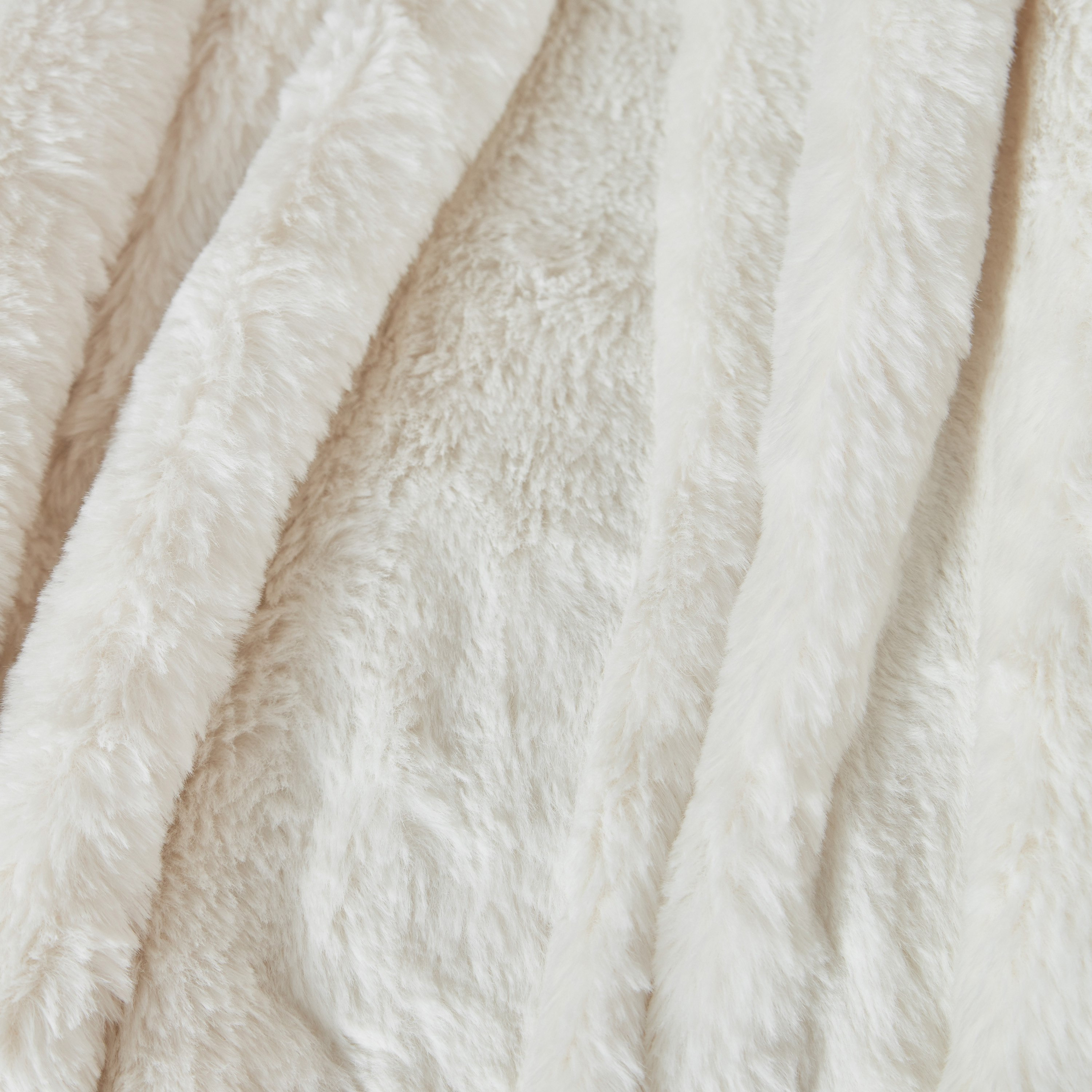 بطانية فرو أرنب صناعي من نيس - 127x152 سم-hbxhomeware-hbxbedroom-image-3