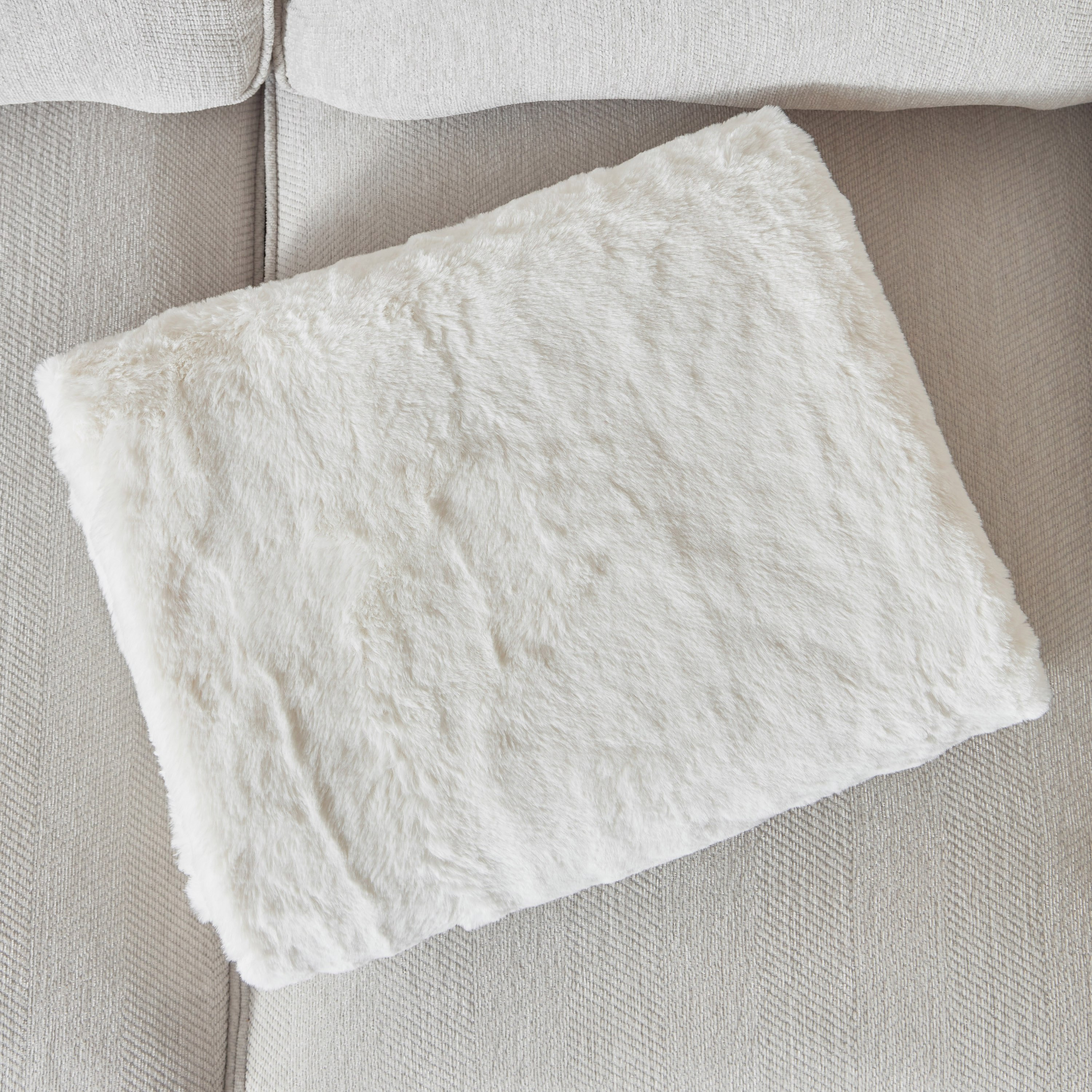 بطانية فرو أرنب صناعي من نيس - 127x152 سم-hbxhomeware-hbxbedroom-image-4