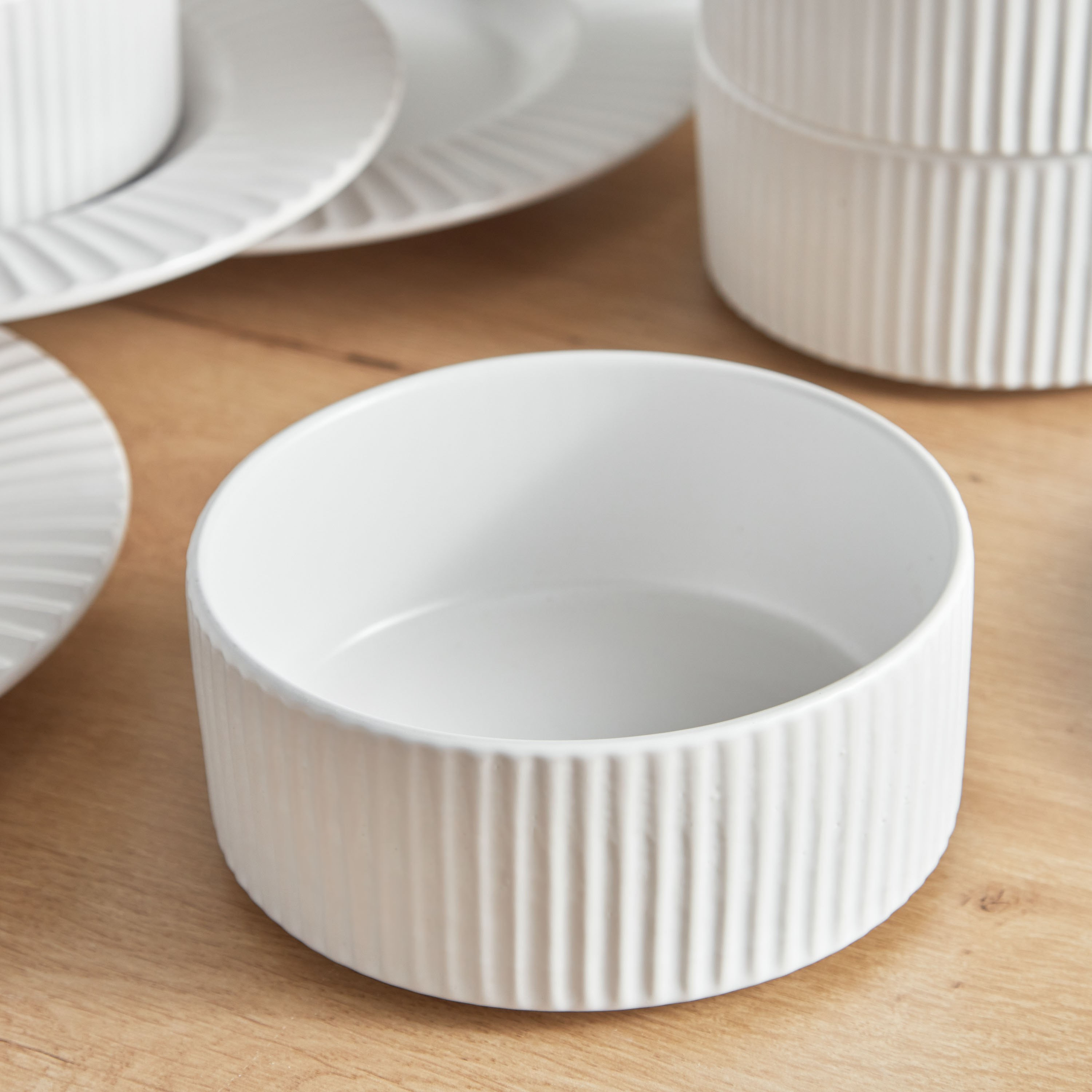 طقم عشاء 12 قطعة من الخزف الحجري من إليجنزا - 4 أشخاص-hbxhomeware-hbxkitchen-image-5