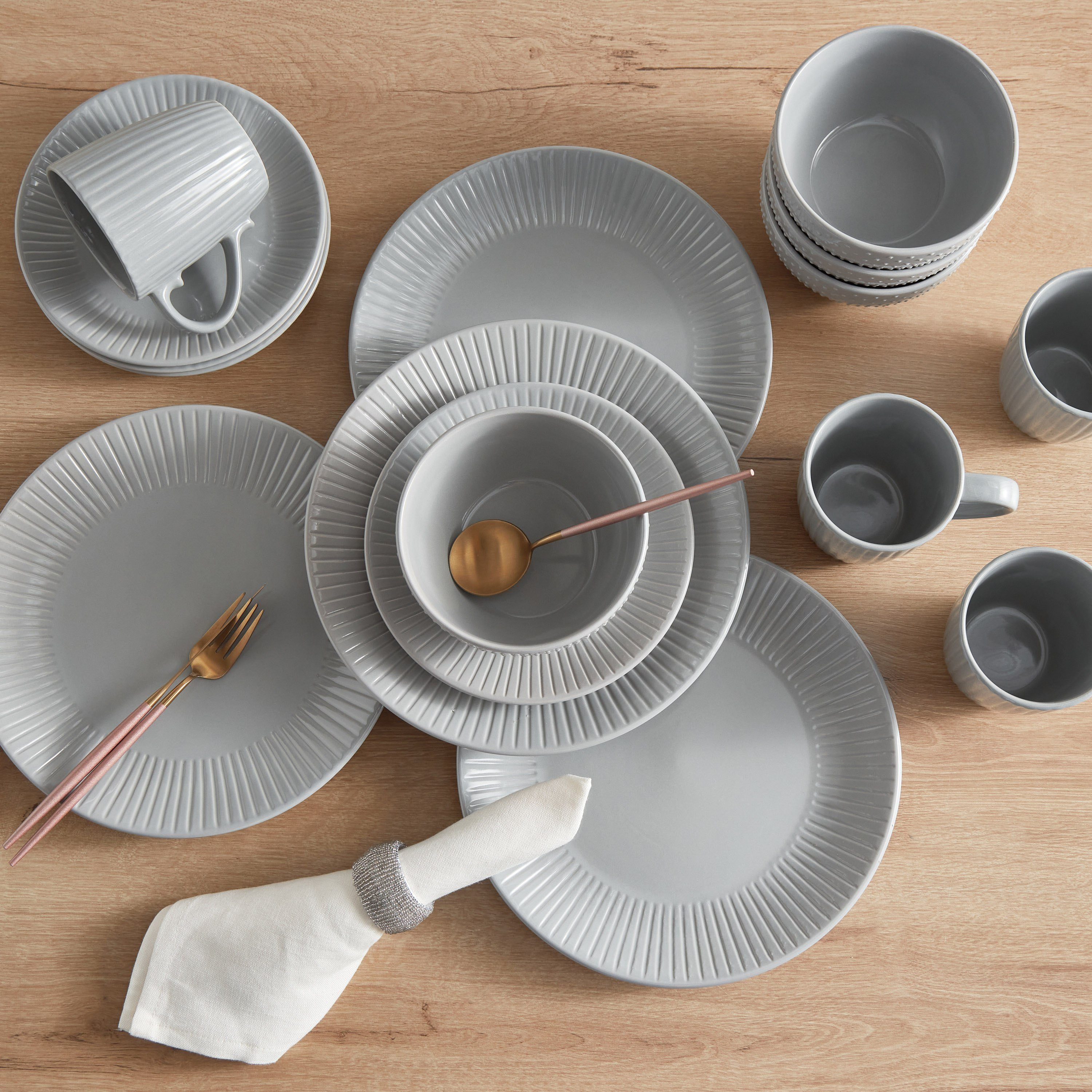 طقم عشاء 16 قطعة من الخزف الحجري من إليجنزا - 4 أشخاص-hbxhomeware-hbxkitchen-image-1