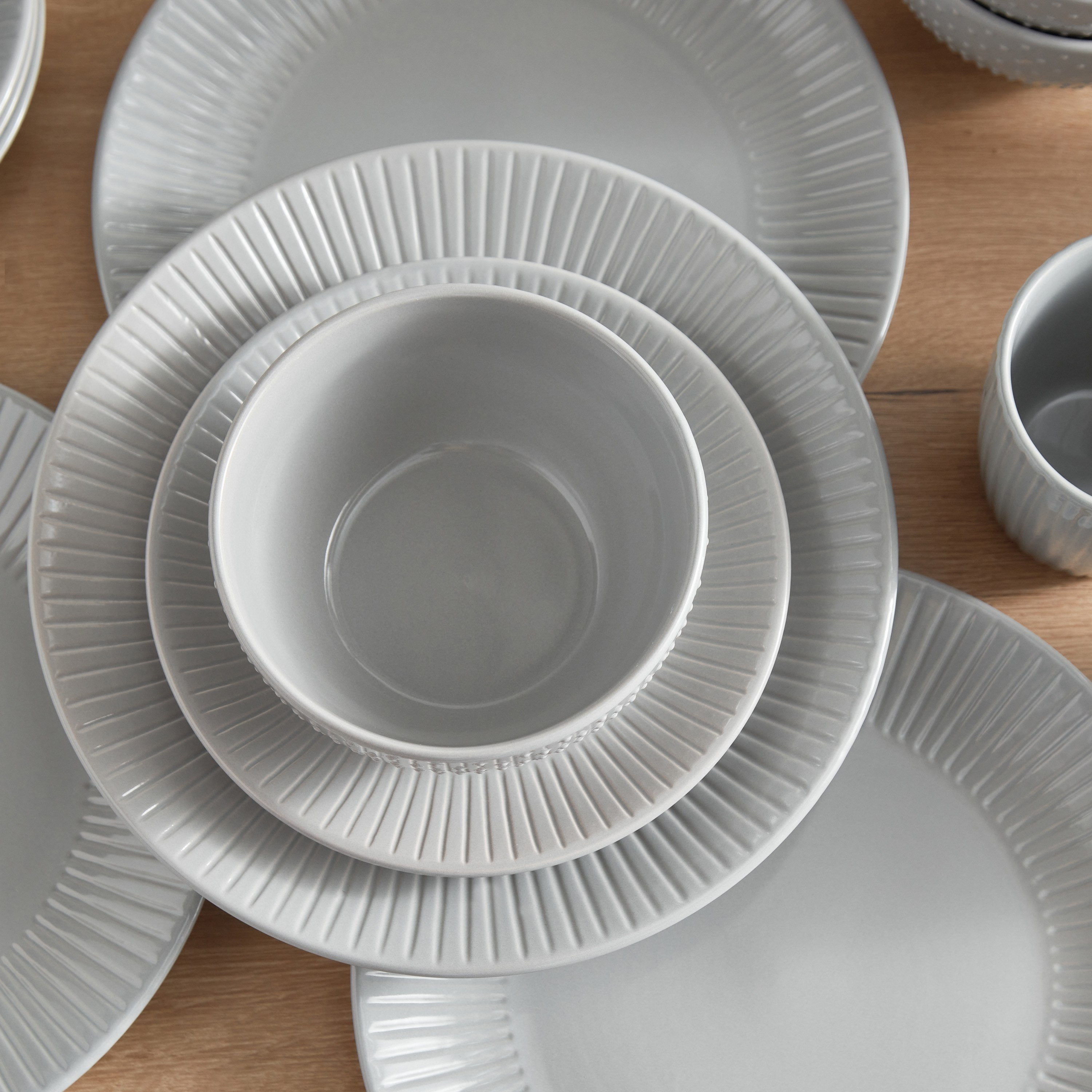 طقم عشاء 16 قطعة من الخزف الحجري من إليجنزا - 4 أشخاص-hbxhomeware-hbxkitchen-image-3