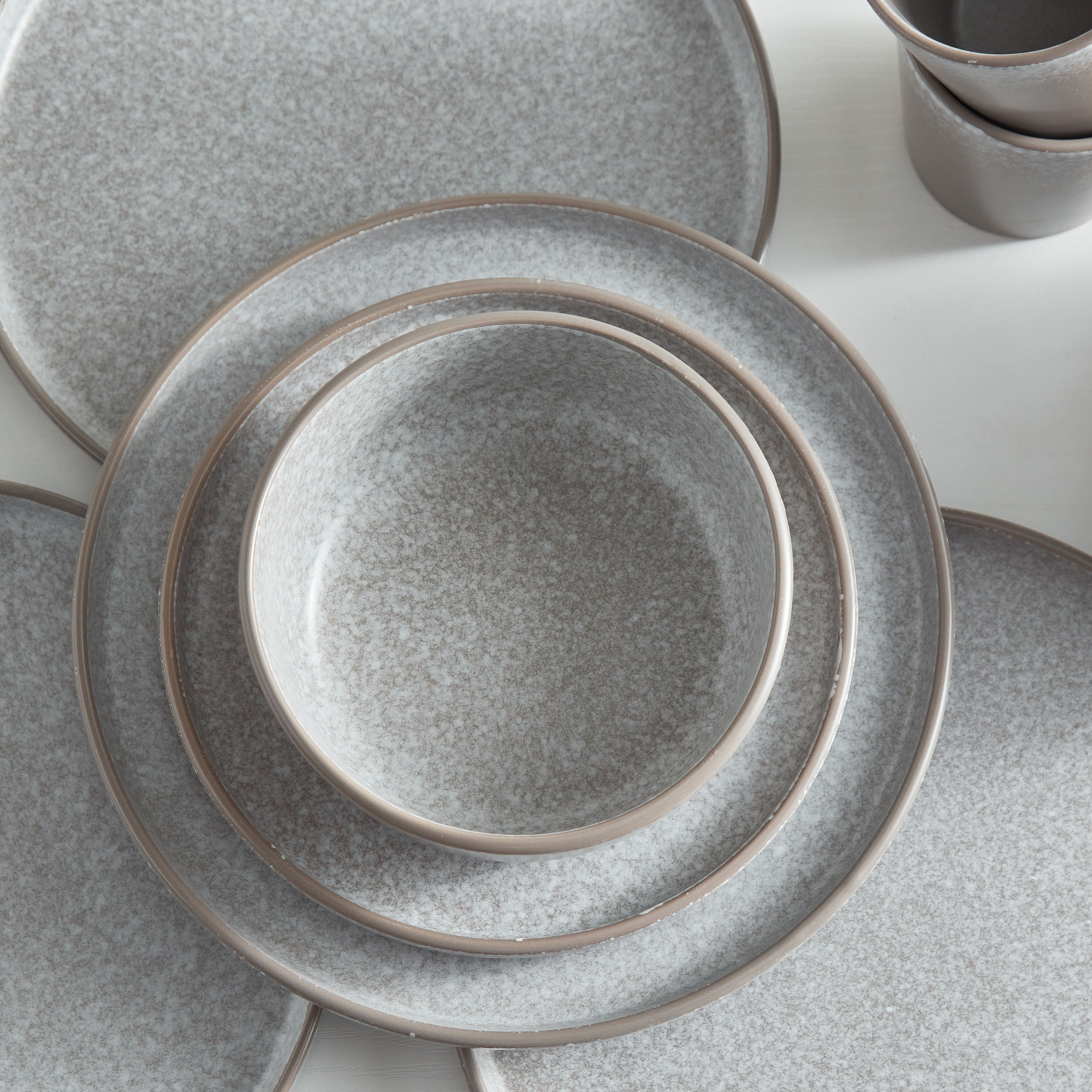 طقم عشاء 16 قطعة من الخزف الحجري من إليجنزا - 4 أشخاص-hbxhomeware-hbxkitchen-image-3