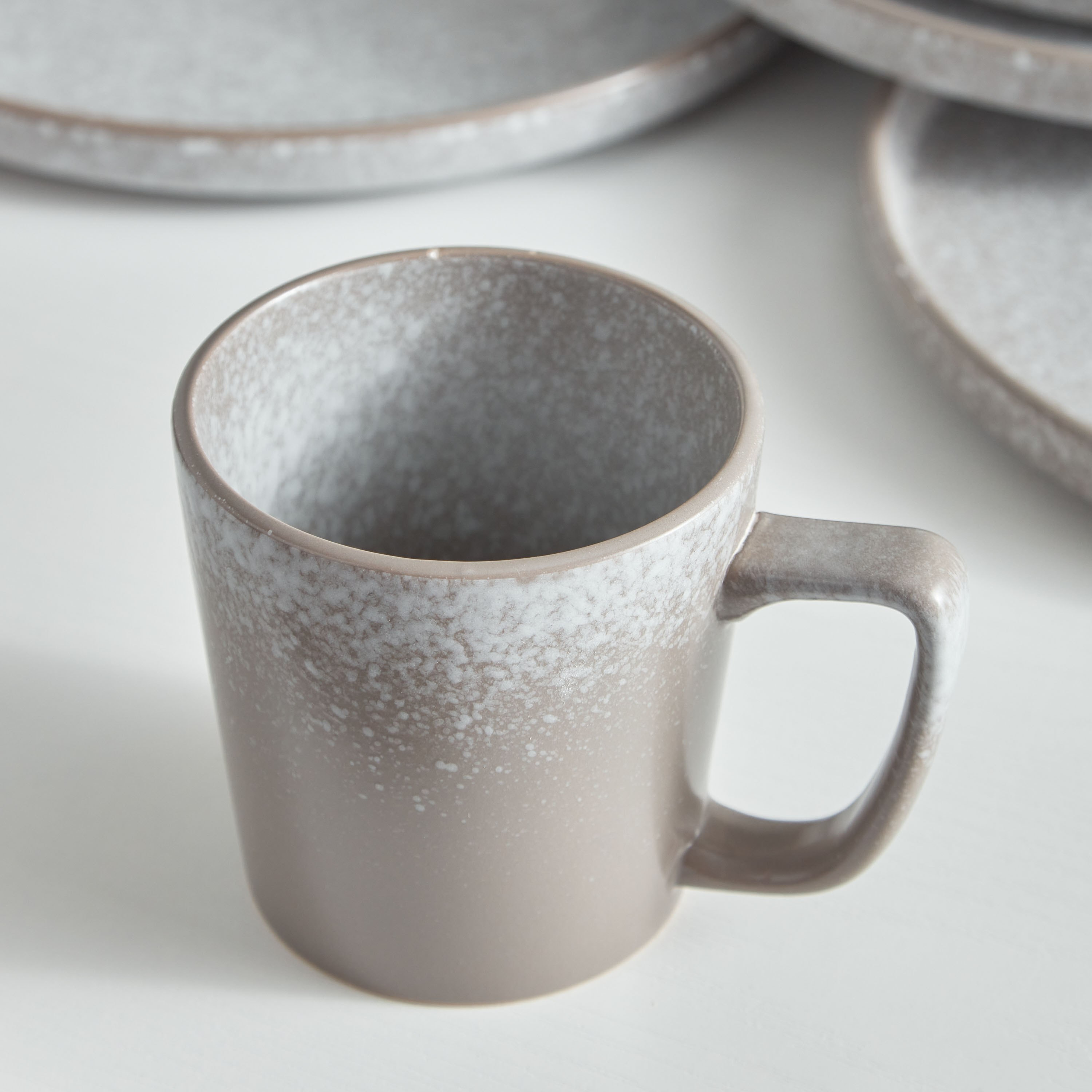 طقم عشاء 16 قطعة من الخزف الحجري من إليجنزا - 4 أشخاص-hbxhomeware-hbxkitchen-image-5