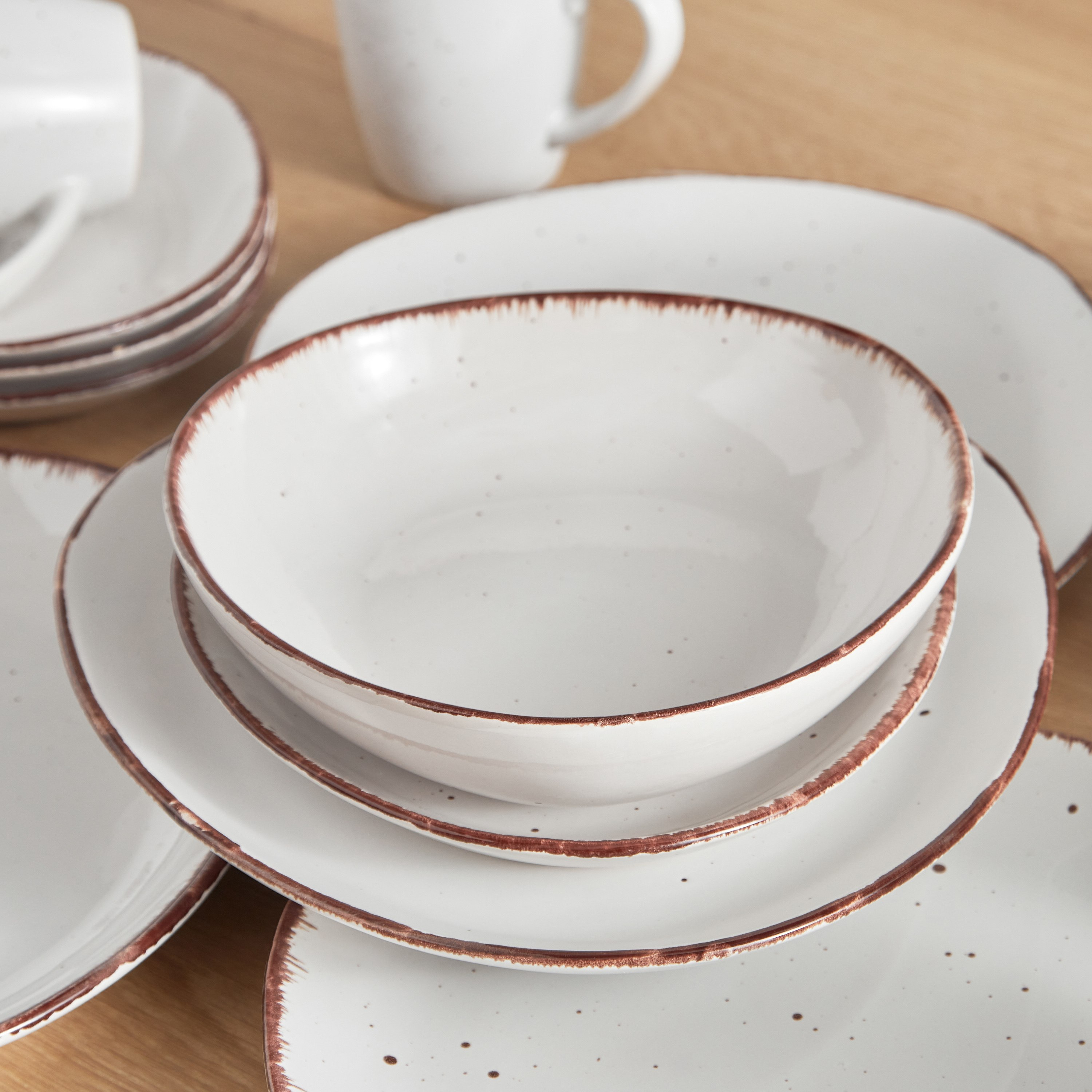 طقم عشاء 16 قطعة من الخزف الحجري من إليجنزا - 4 أشخاص-hbxhomeware-hbxkitchen-image-4