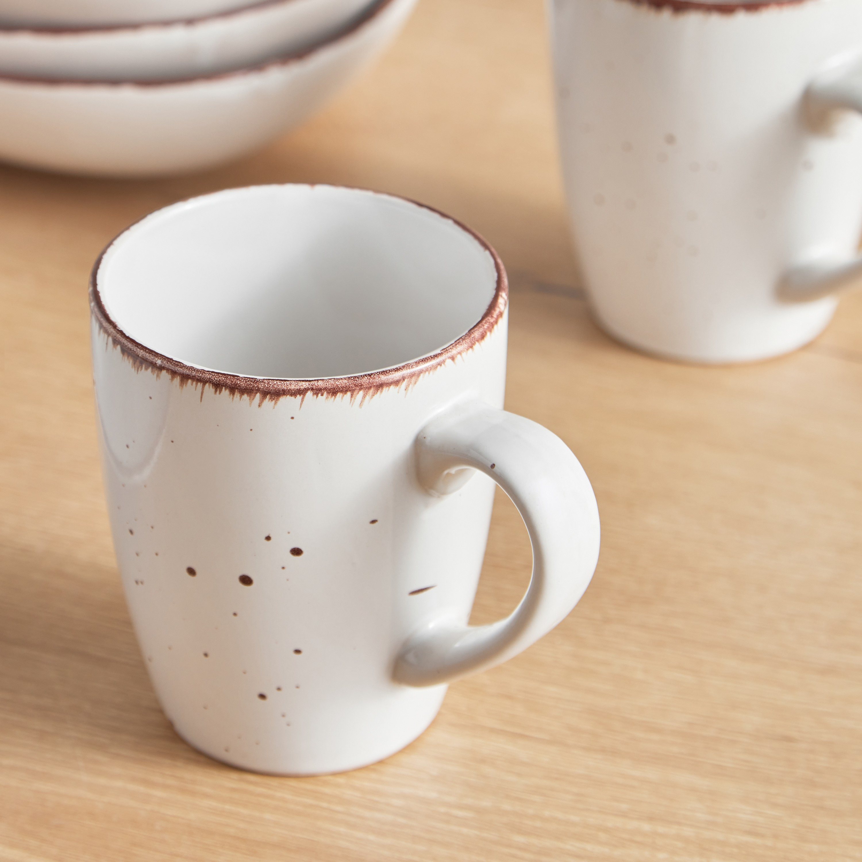 طقم عشاء 16 قطعة من الخزف الحجري من إليجنزا - 4 أشخاص-hbxhomeware-hbxkitchen-image-5