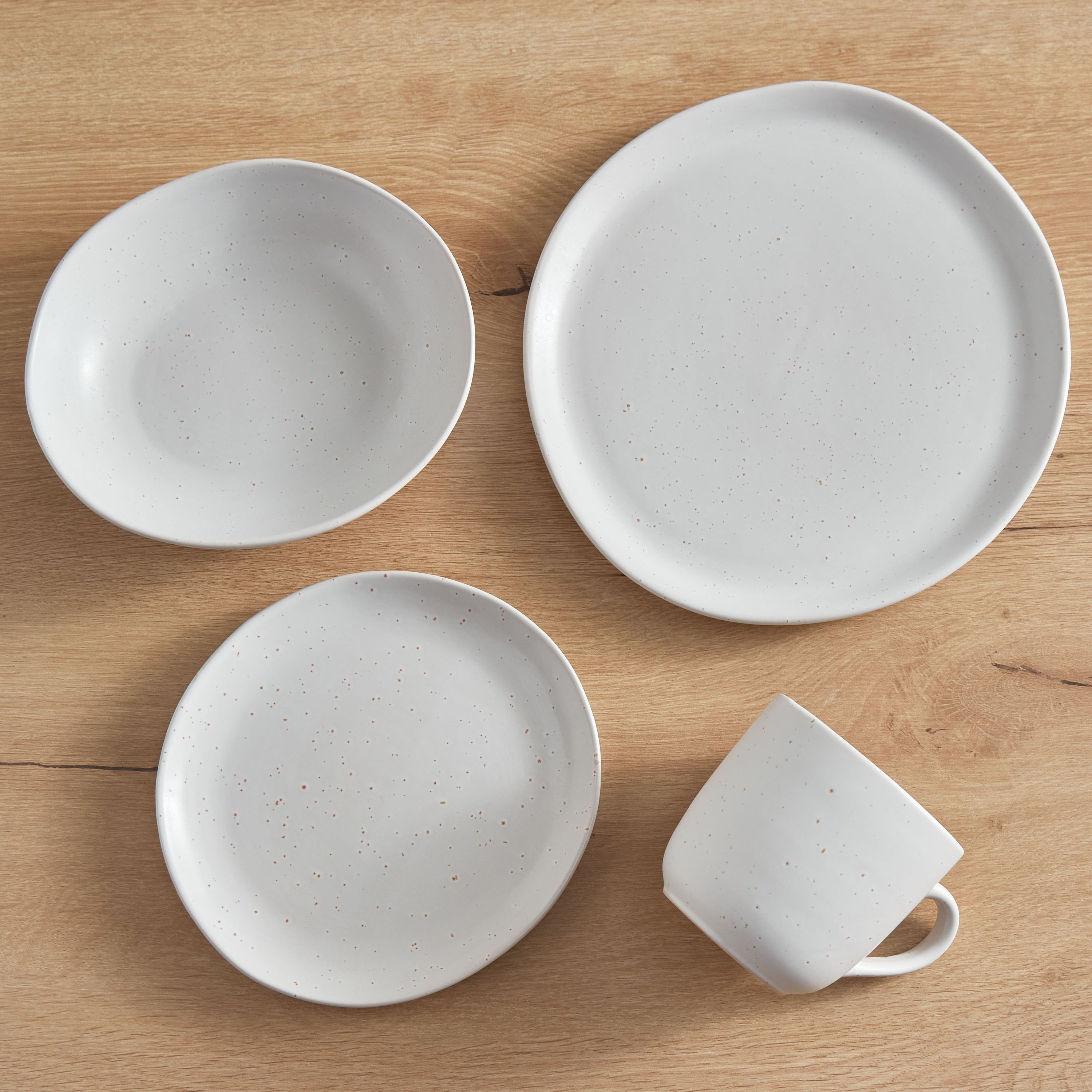 طقم عشاء 16 قطعة من الخزف الحجري من إليجنزا - 4 أشخاص-hbxhomeware-hbxkitchen-image-2