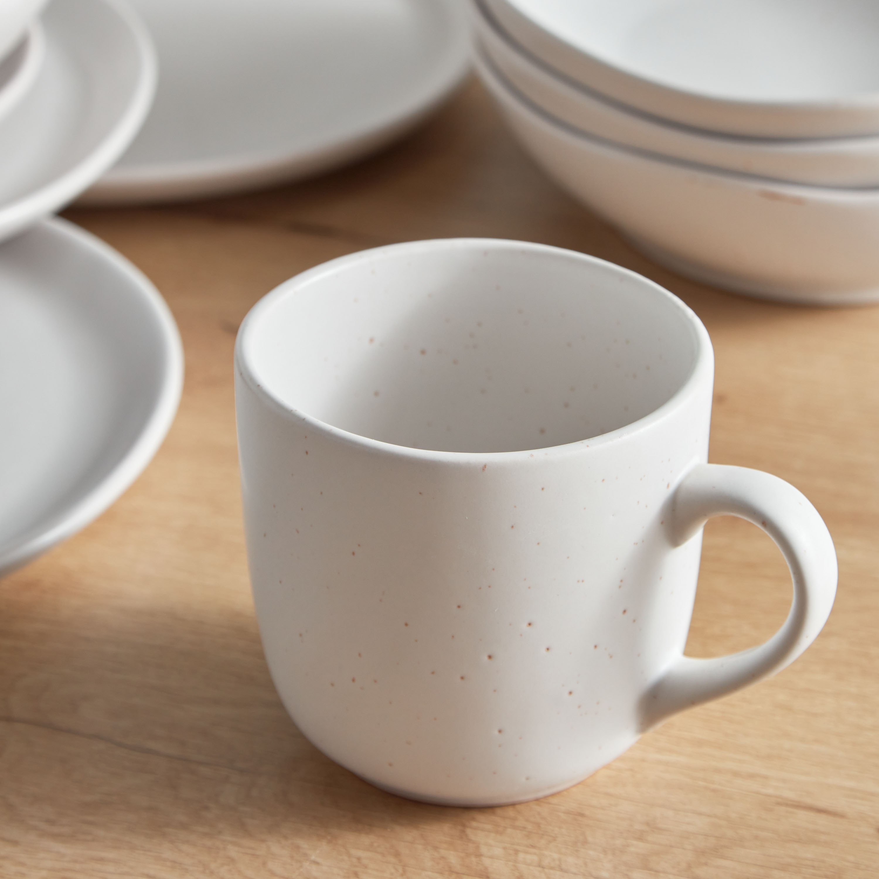 طقم عشاء 16 قطعة من الخزف الحجري من إليجنزا - 4 أشخاص-hbxhomeware-hbxkitchen-image-5