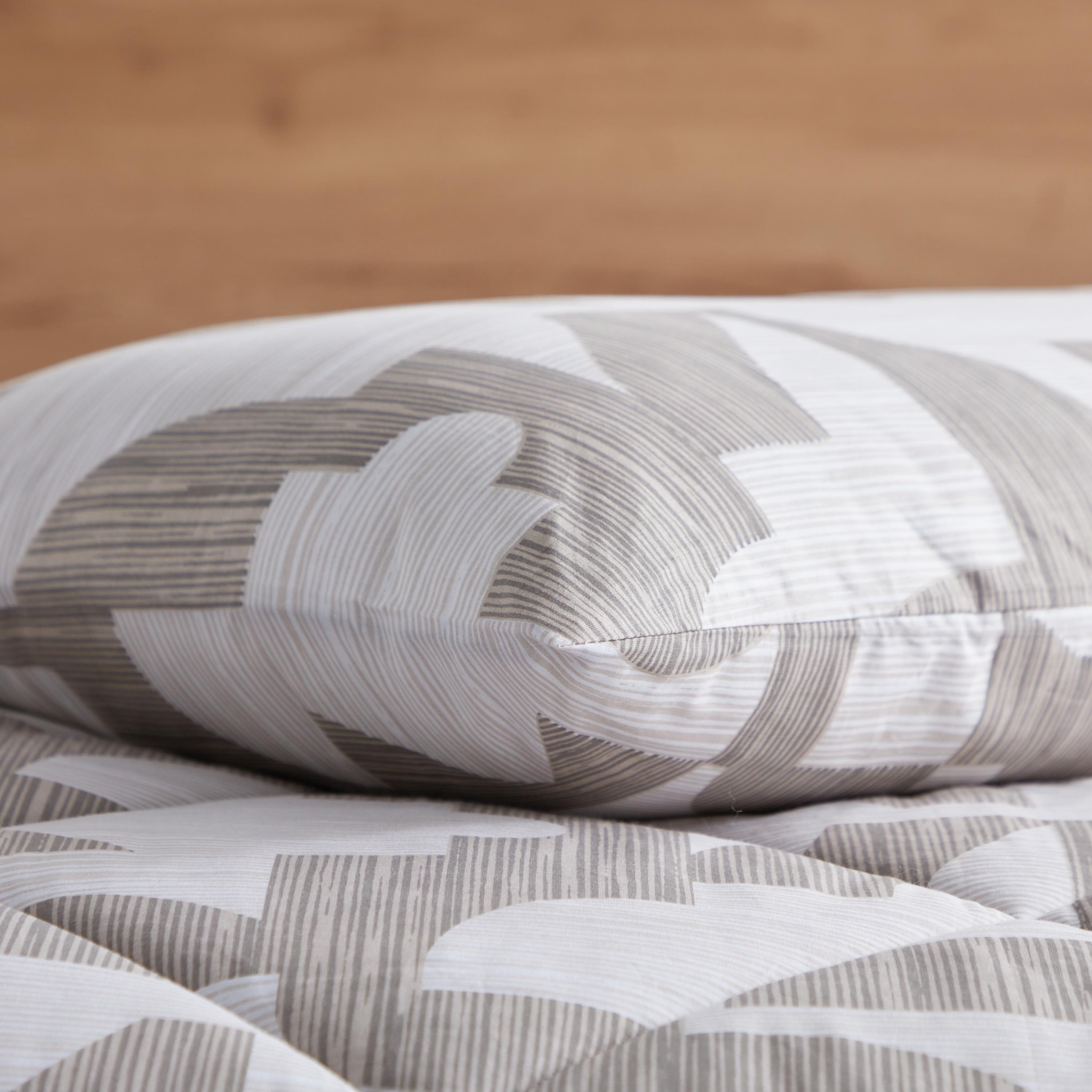 طقم لحاف كينج قطعتين من لشبونة كينا - 150x220 سم-hbxhomeware-hbxdecorandfurnishings-image-7