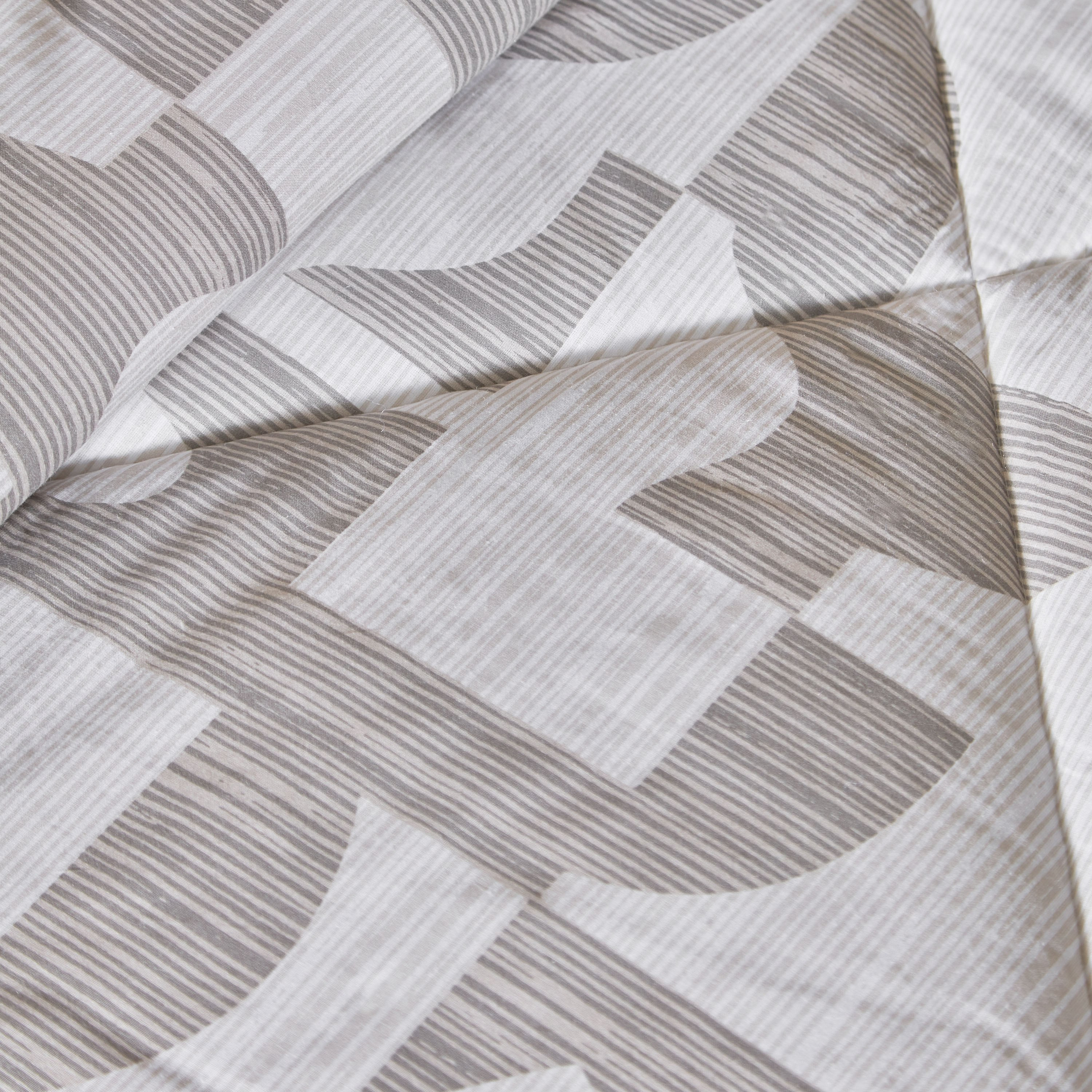 طقم لحاف كينج 3 قطع من لشبونة كينا - 220x240 سم-hbxhomeware-hbxdecorandfurnishings-image-5