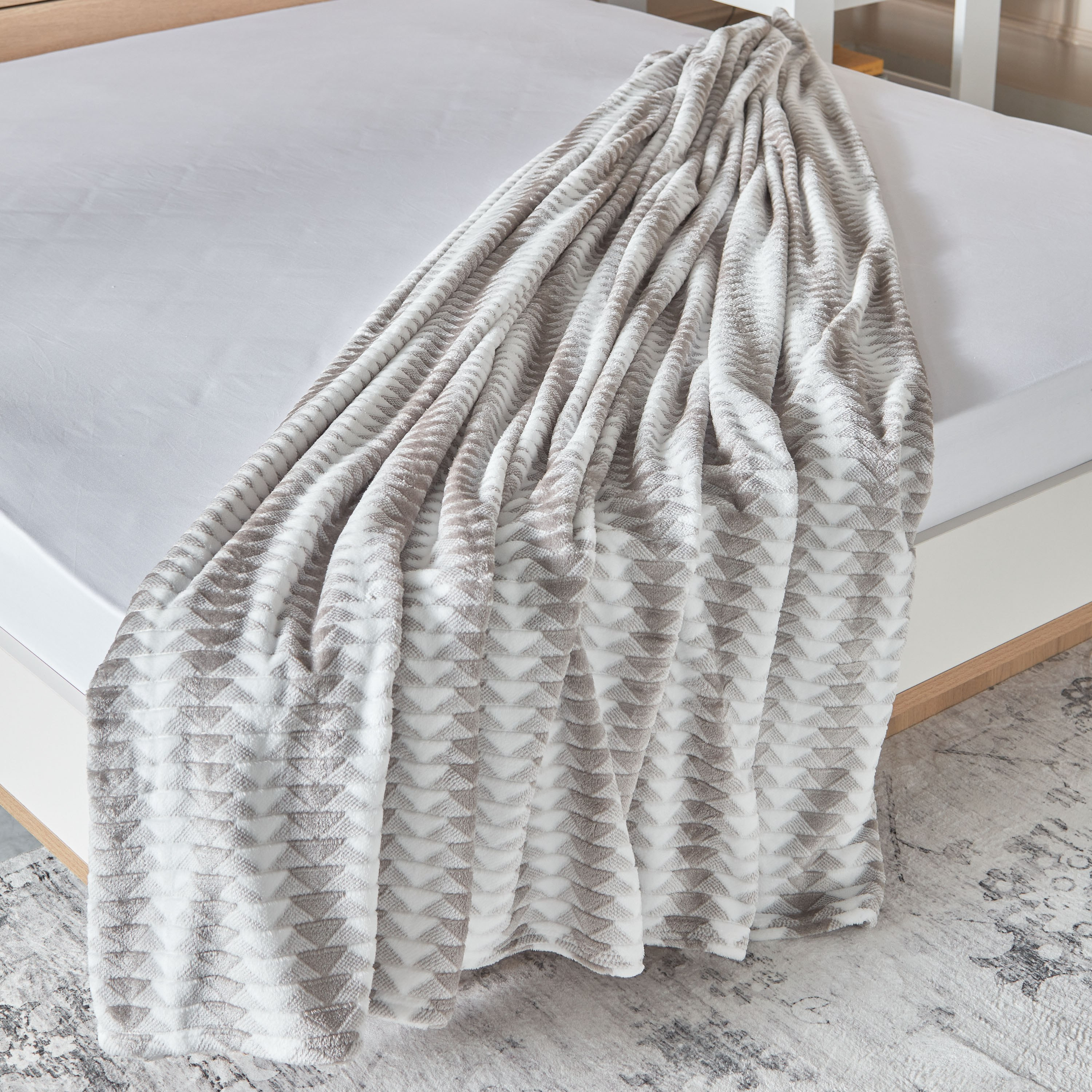 بطانية جاكار كوين طبقة واحدة بتصميم مثلثات من مالمو - 200x220 سم-hbxhomeware-hbxbedroom-image-4