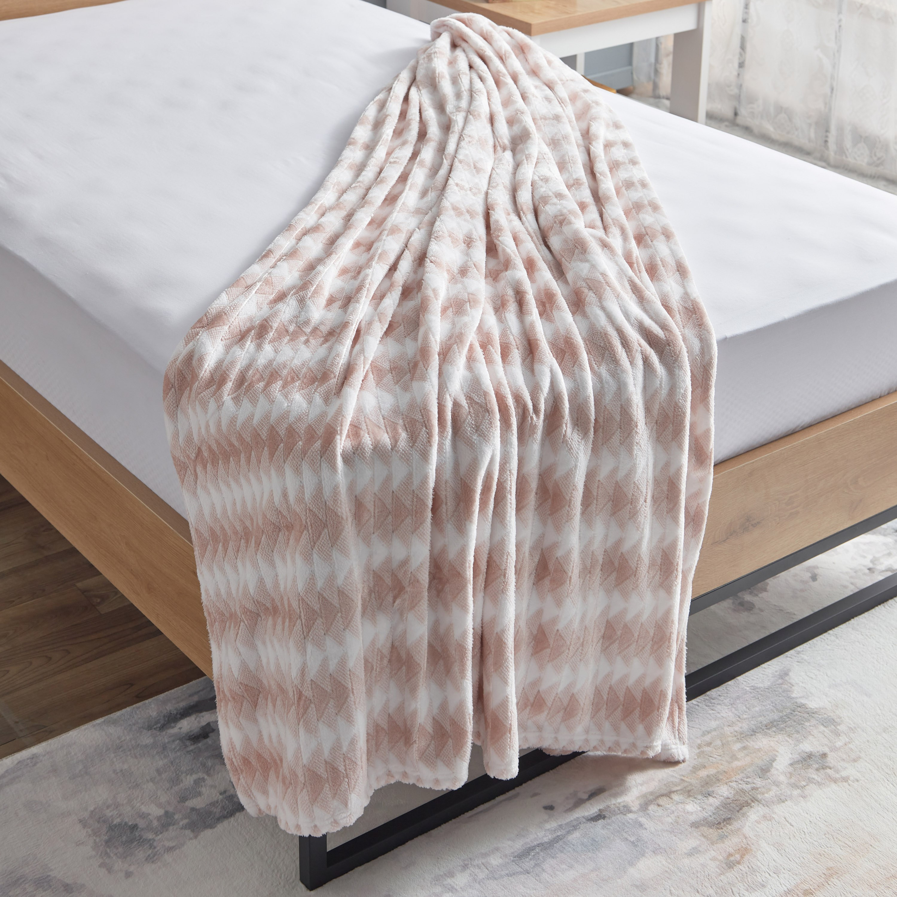 بطانية جاكارد توين طبقة واحدة بتصميم مثلثات من مالمو - 150x200 سم-hbxhomeware-hbxbedroom-image-4