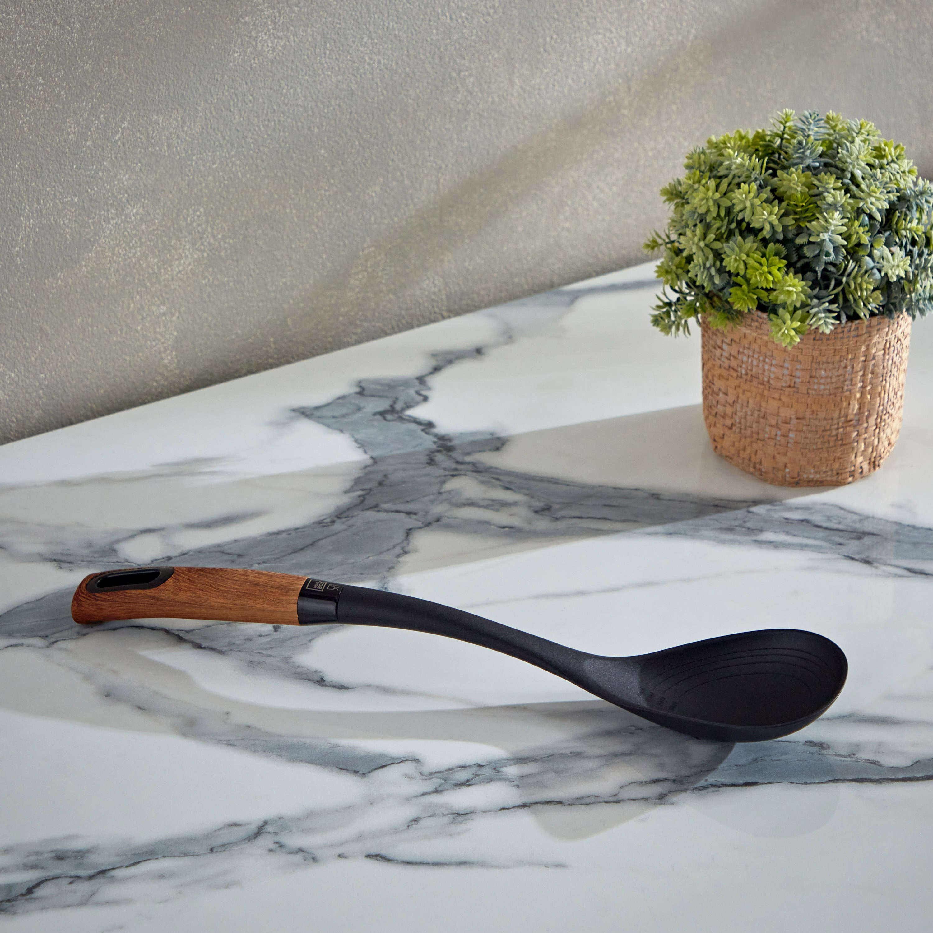 مغرفة طبخ نايلون من لا ناتورا - 37.5 سم-hbxhomeware-hbxkitchen-image-1