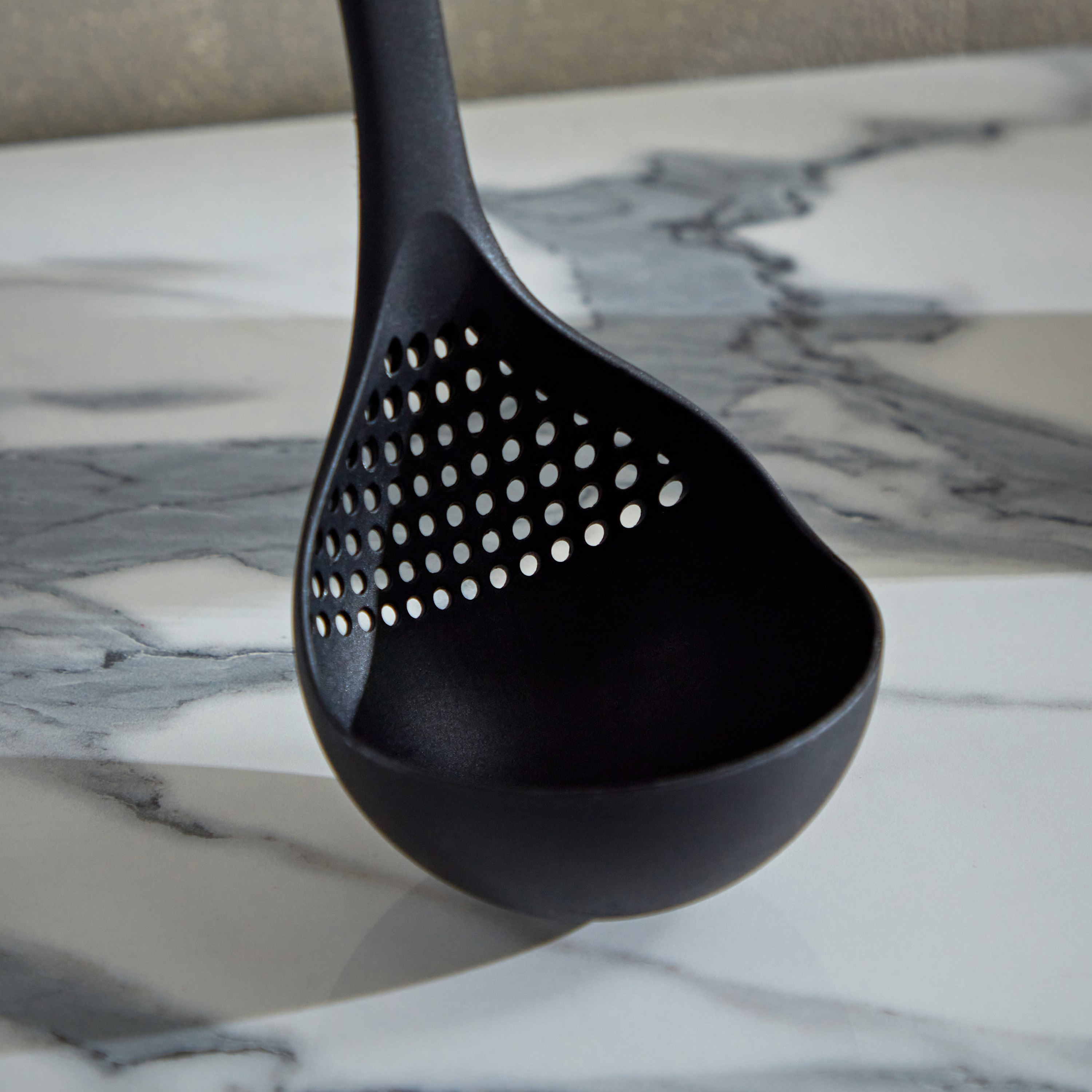 مصفاة مغرفة الشوربة نايلون من لا ناتورا - 35 سم-hbxhomeware-hbxkitchen-image-2