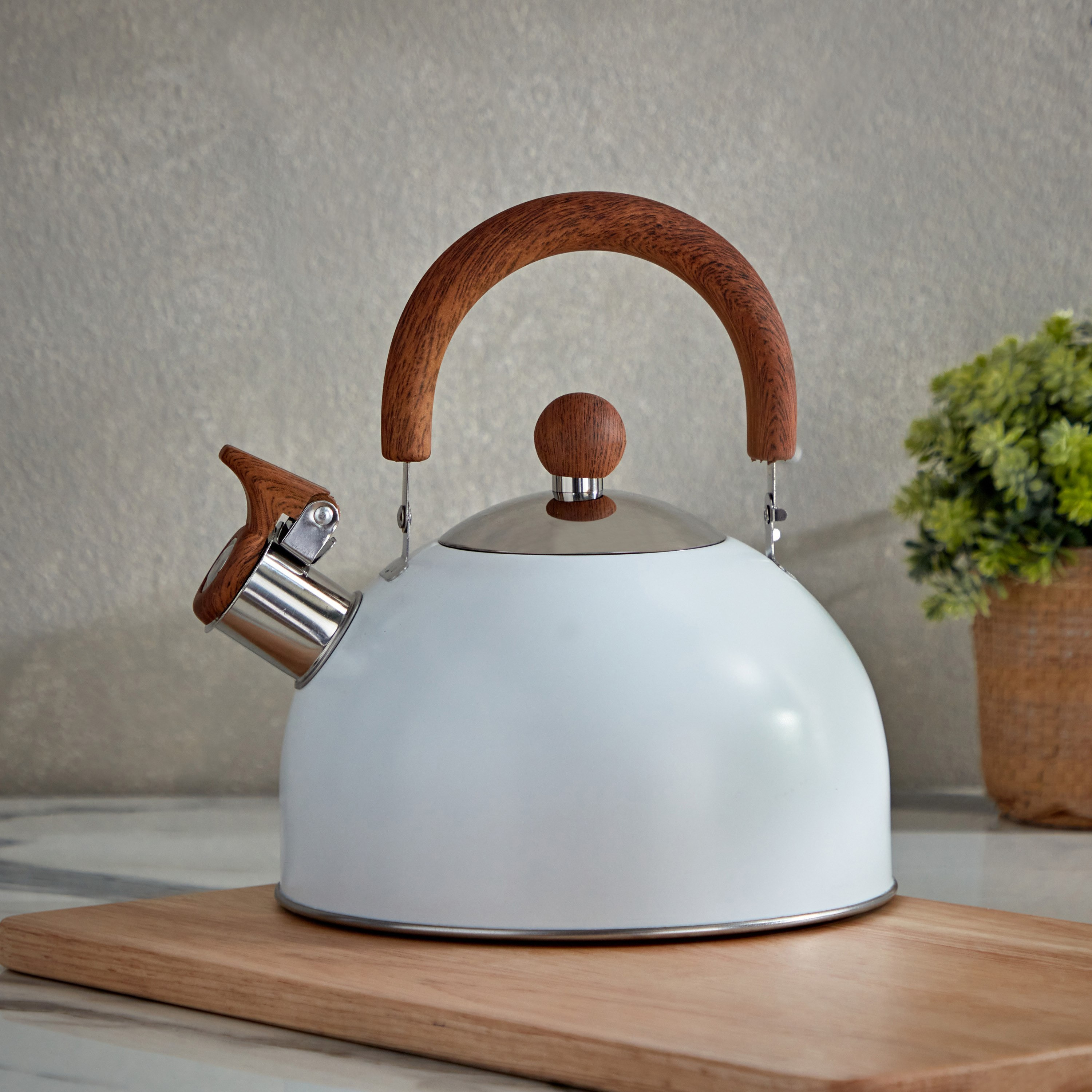 غلاية بقاعدة حث وصافرة من لا ناتشورا- 2.3 لتر-hbxhomeware-hbxkitchen-image-1