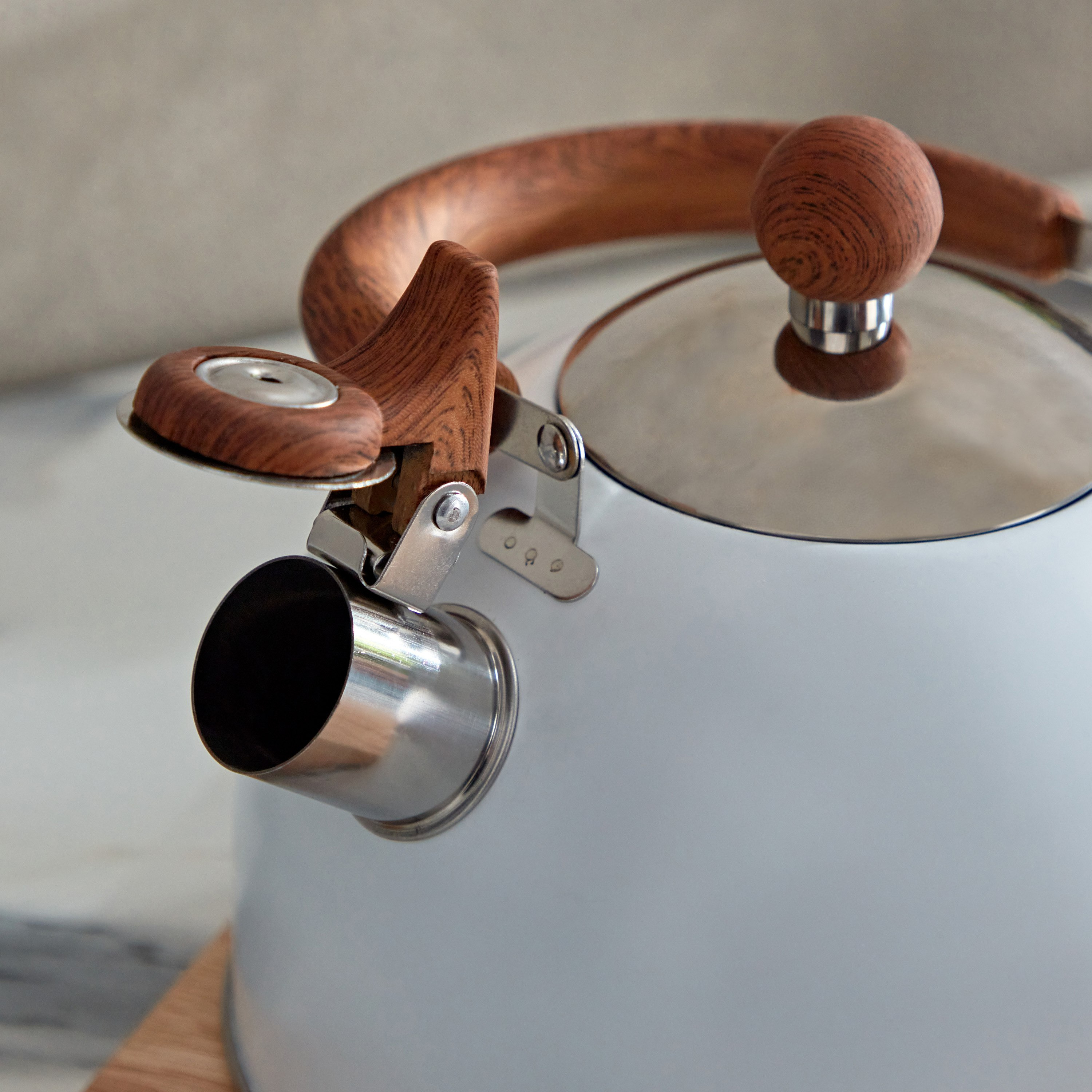 غلاية بقاعدة حث وصافرة من لا ناتشورا- 2.3 لتر-hbxhomeware-hbxkitchen-image-3