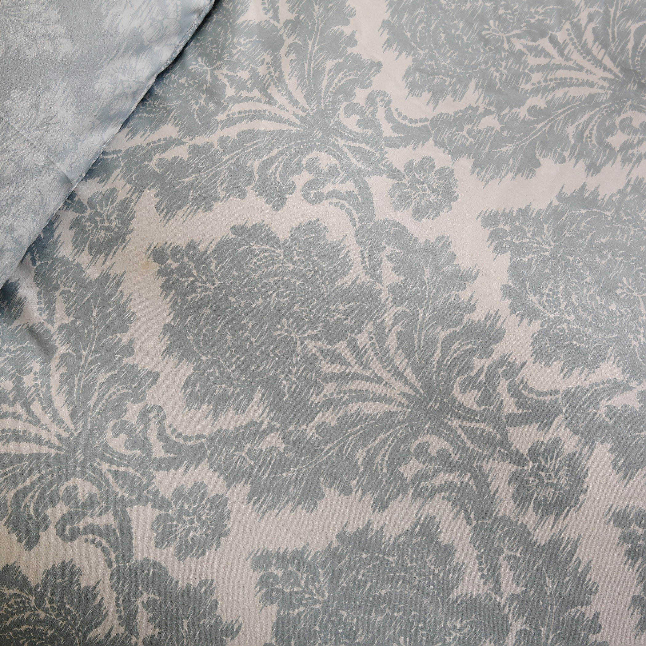 طقم غطاء لحاف فردي من الألياف الدقيقة قطعتين بطبعات من دمشق - 135x200 سم-hbxhomeware-hbxdecorandfurnishings-image-4