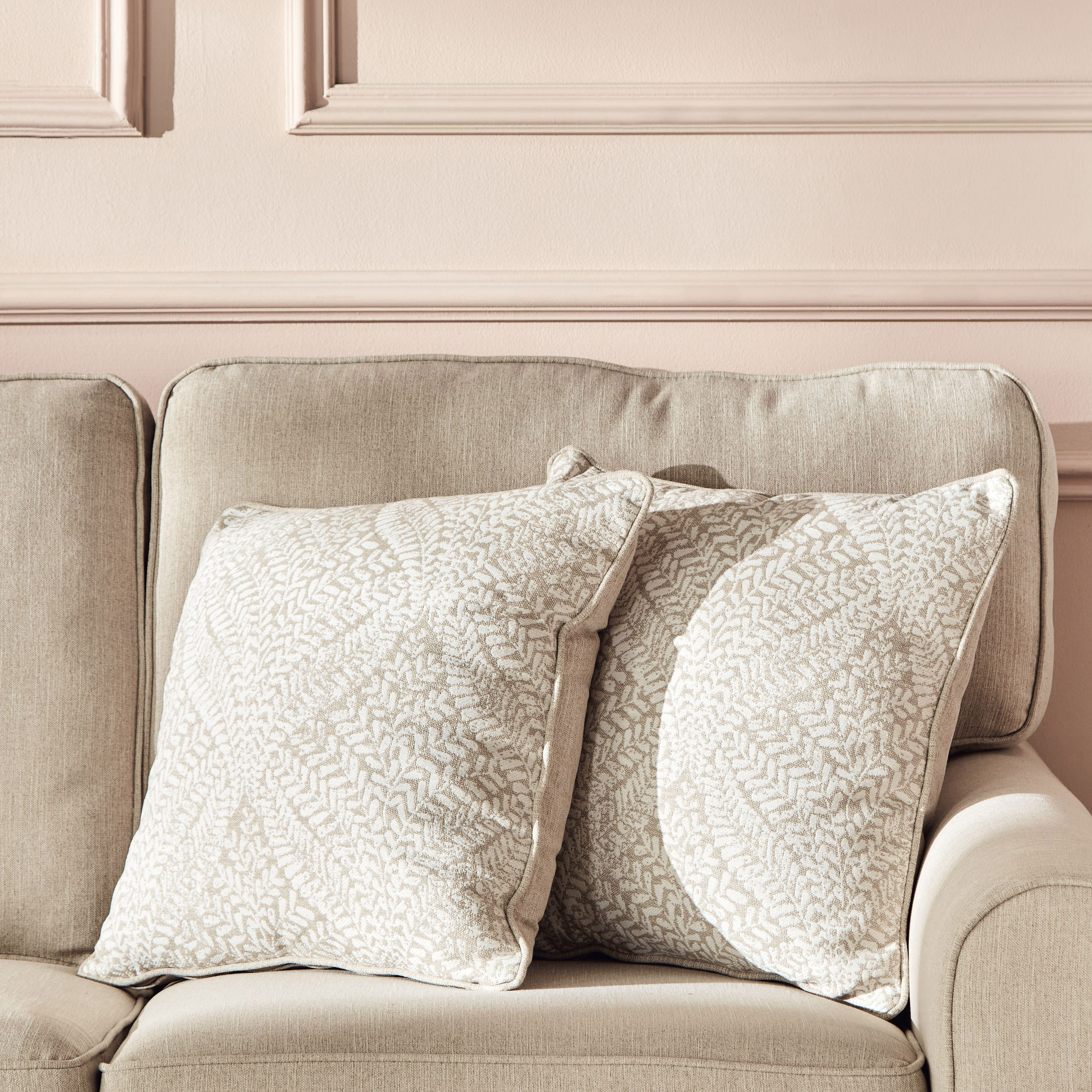 كنبة من خشب البلوط 3 مقاعدة بوسادتين من أنجيليك-hbxlivingroom-sofasandarmchairs-sofas-image-4