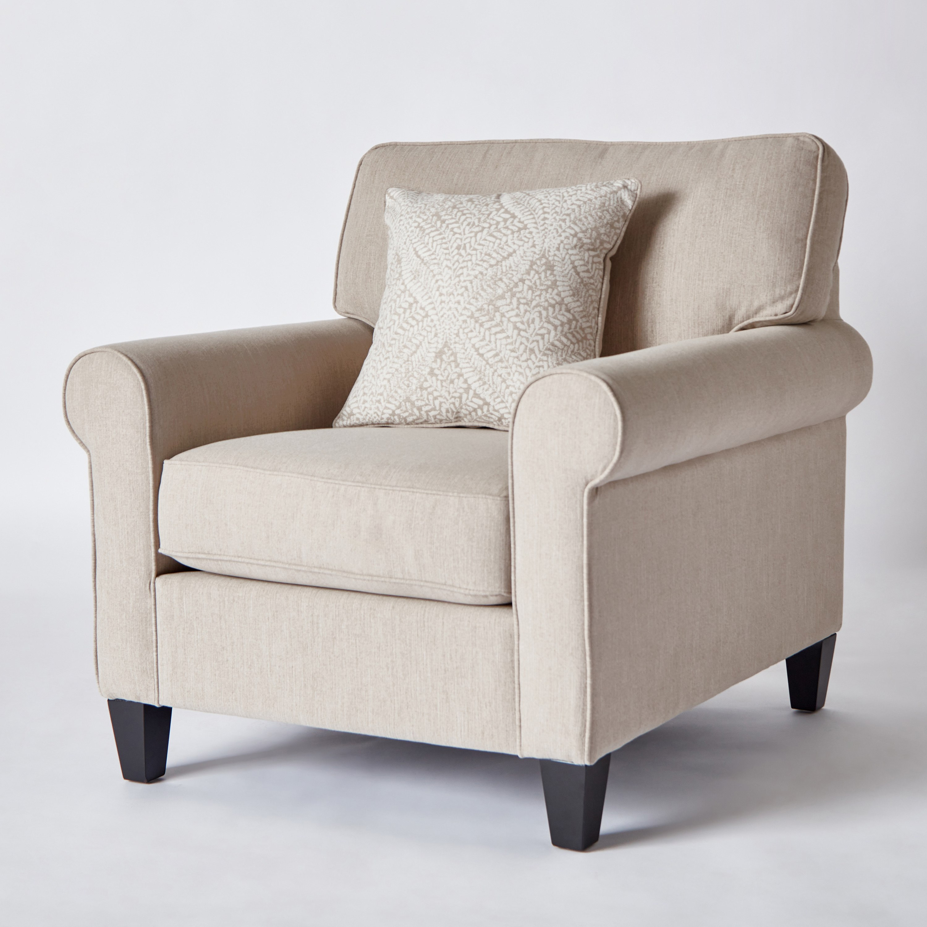 كنبة من خشب البلوط مع وسادة من أنجيليك-hbxlivingroom-sofasandarmchairs-sofas-image-10