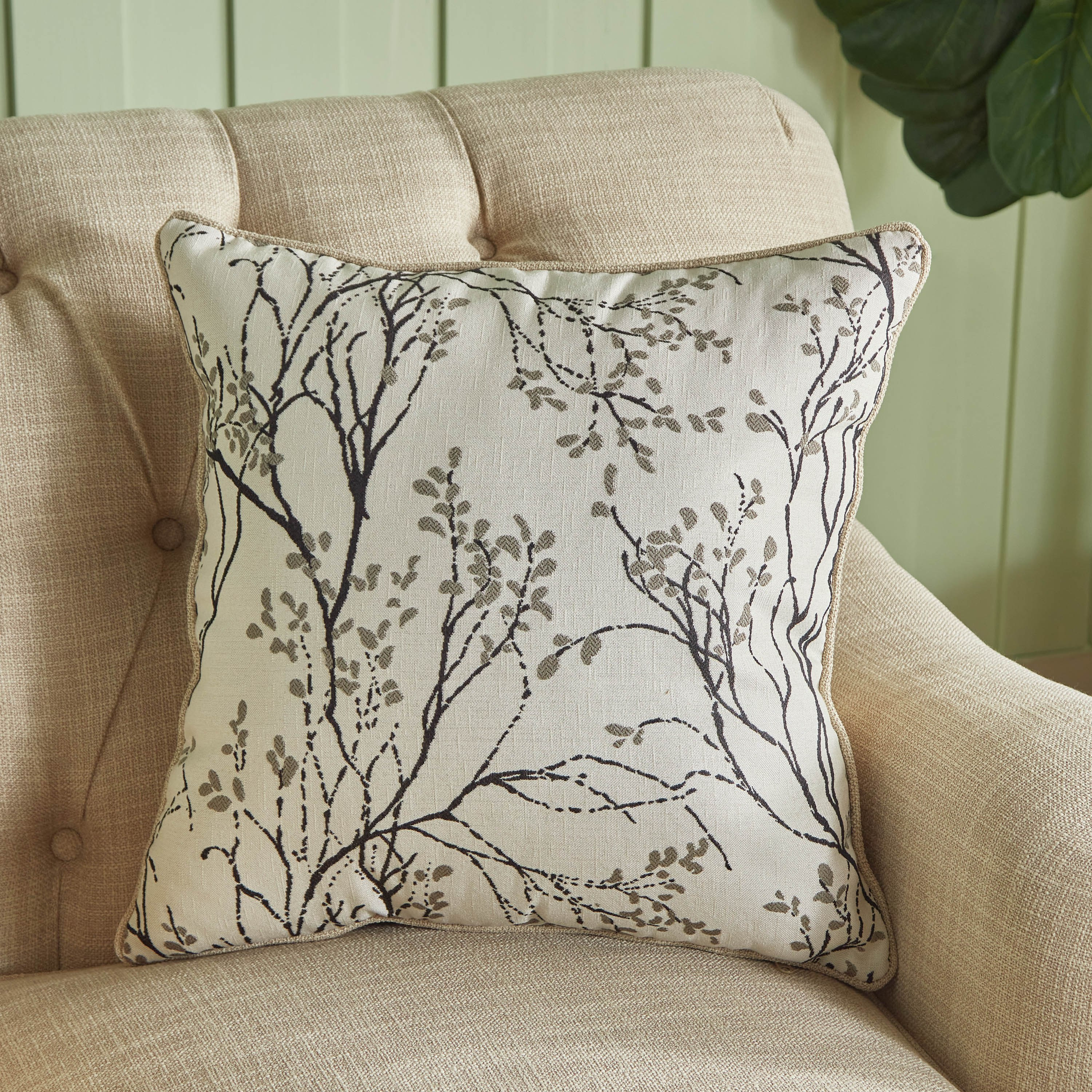 كنبة مقعد واحد مع وسادة من دوروثي-hbxlivingroom-sofasandarmchairs-sofas-image-4