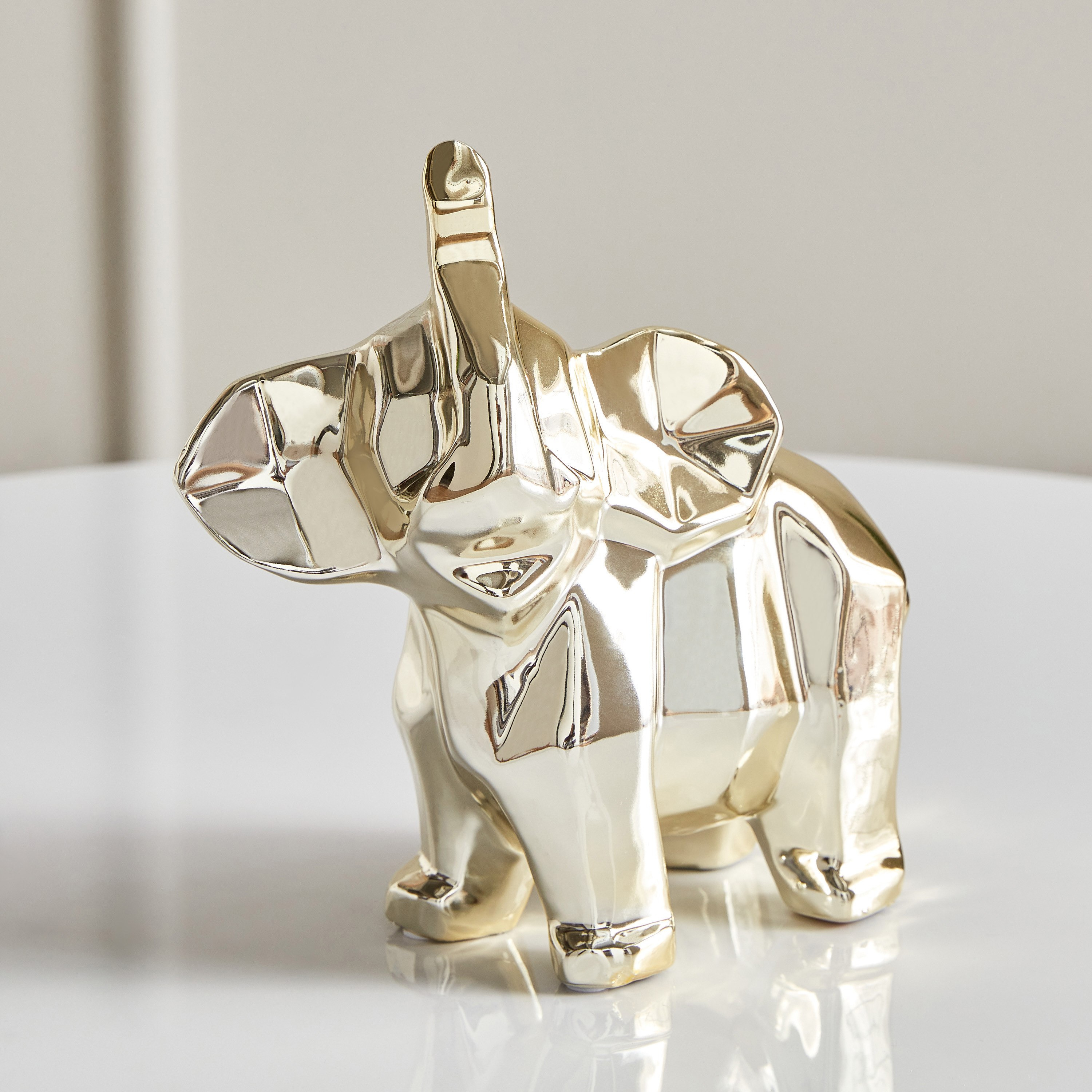 قطعة ديكور فيل سيراميك من آش - 19x9x20  سم-hbxhomeware-homedecor-figurinesandornaments-image-1