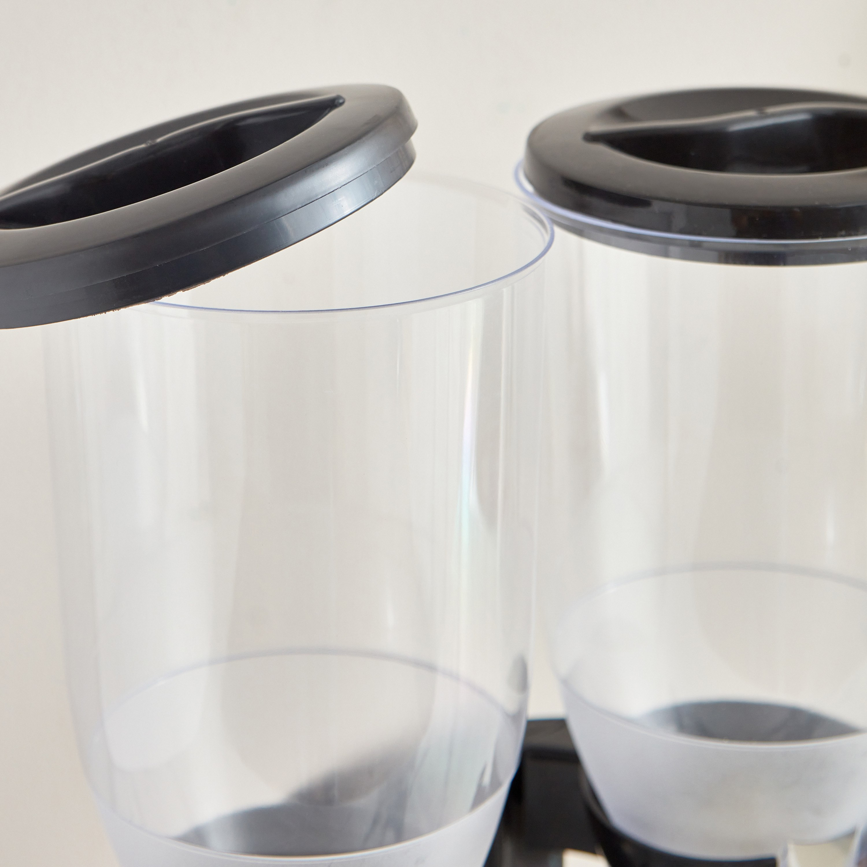 موزع حبوب مزدوج الأقسام من أميتي - 3 لتر-hbxhomeware-hbxkitchen-image-4