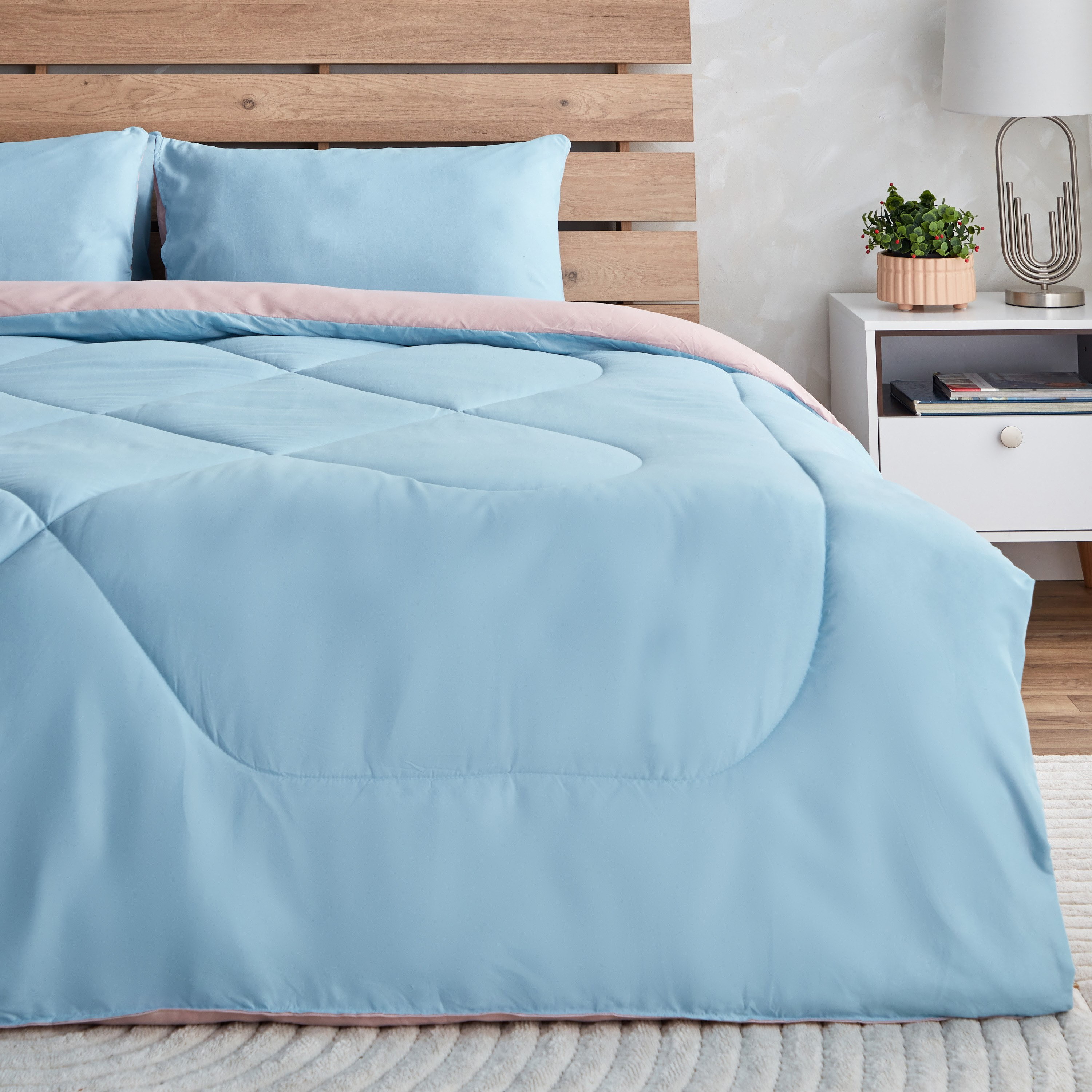 Light blue comforter deals queen