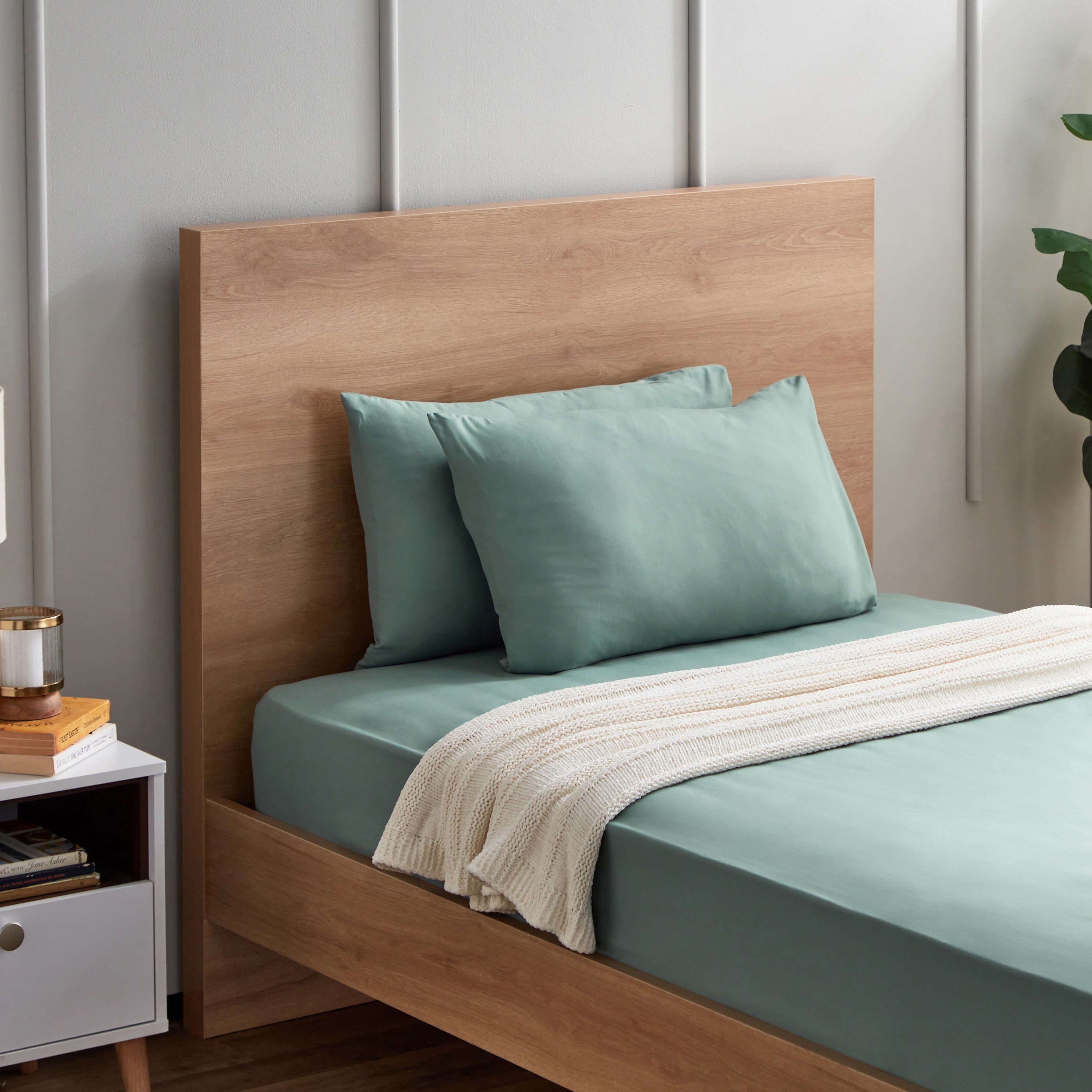 طقم أغطية وسادة سادة من ألياف دقيقة قطعتين من ديربي - 45x70 سم-hbxhomeware-hbxbedroom-image-1