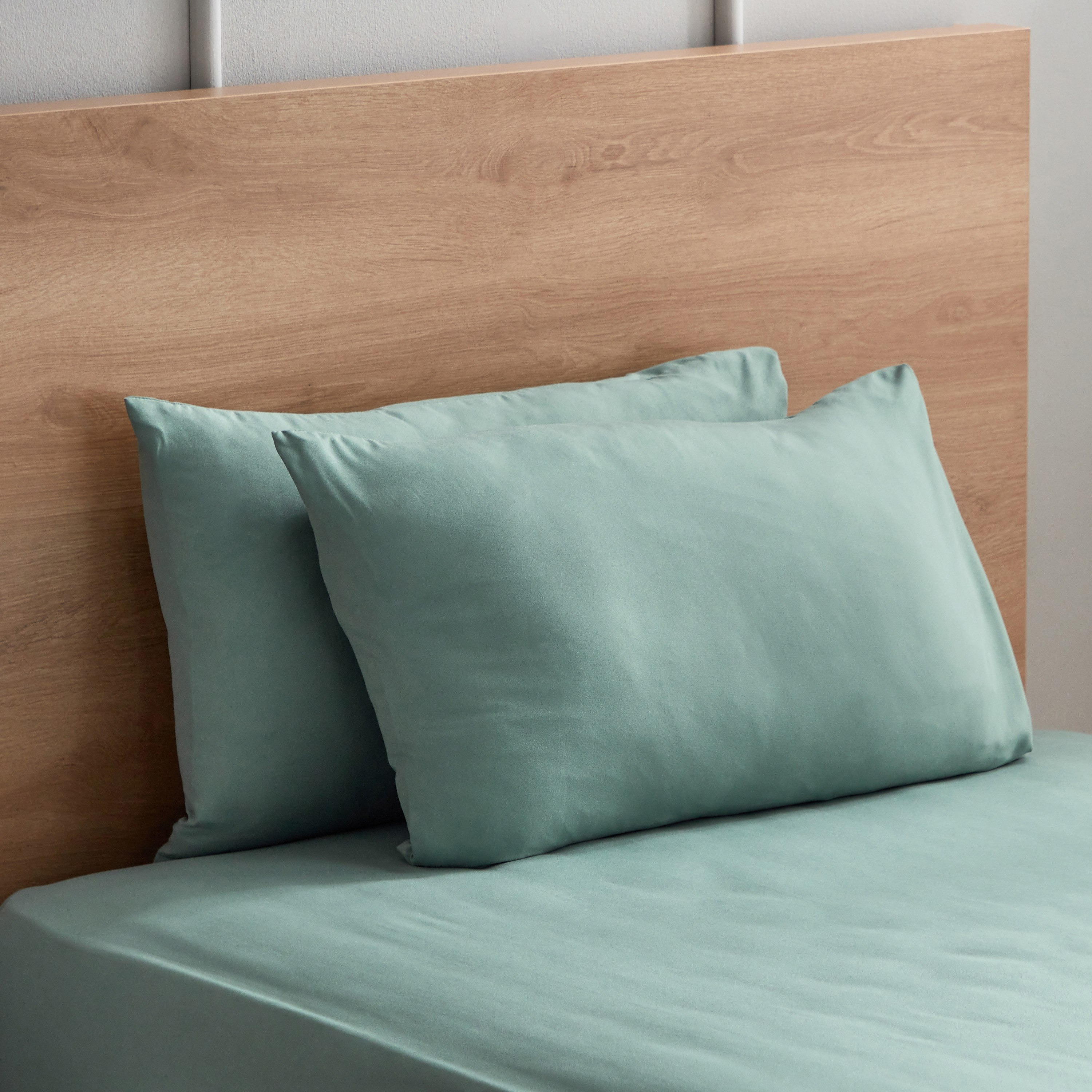 طقم أغطية وسادة سادة من ألياف دقيقة قطعتين من ديربي - 45x70 سم-hbxhomeware-hbxbedroom-image-2