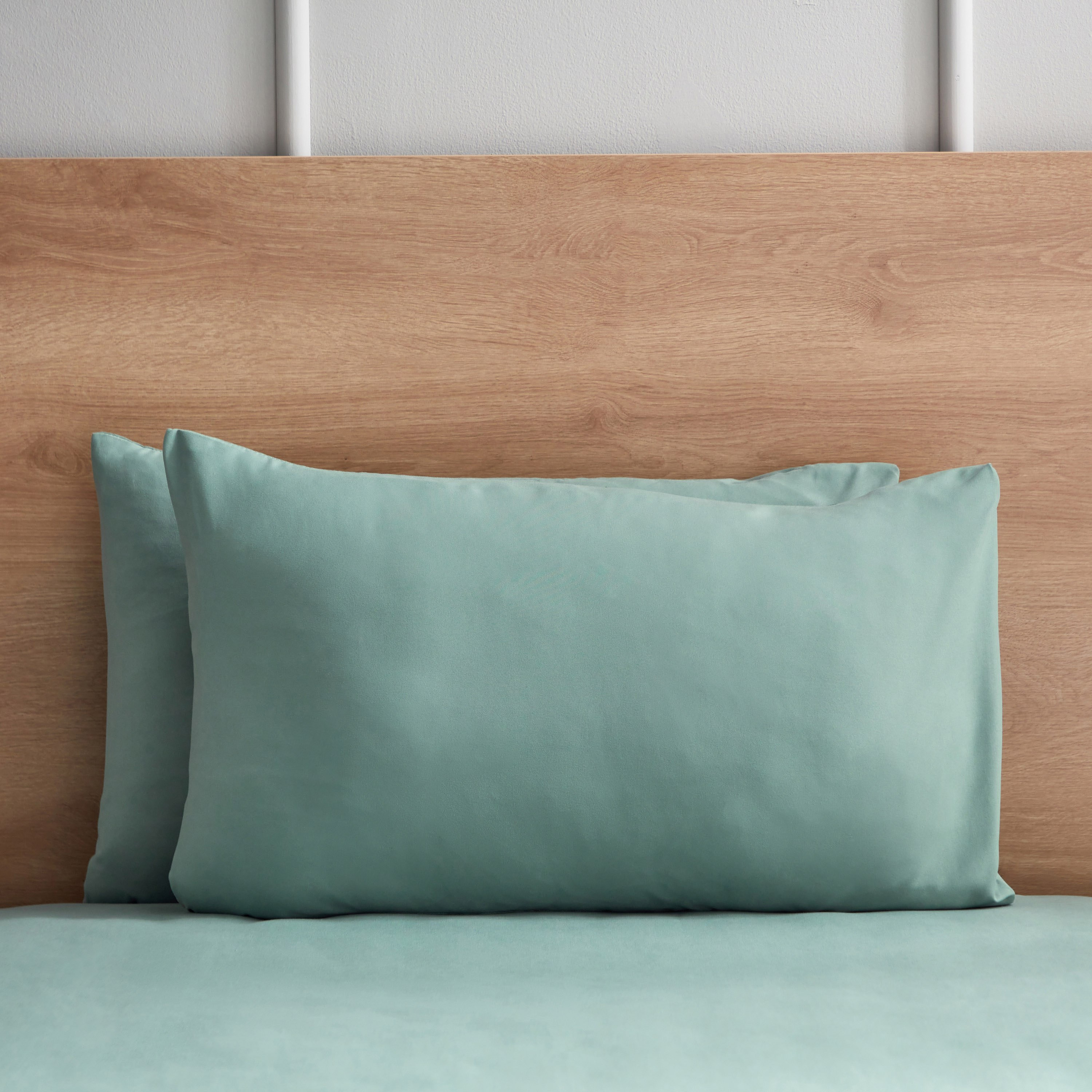 طقم أغطية وسادة سادة من ألياف دقيقة قطعتين من ديربي - 45x70 سم-hbxhomeware-hbxbedroom-image-3