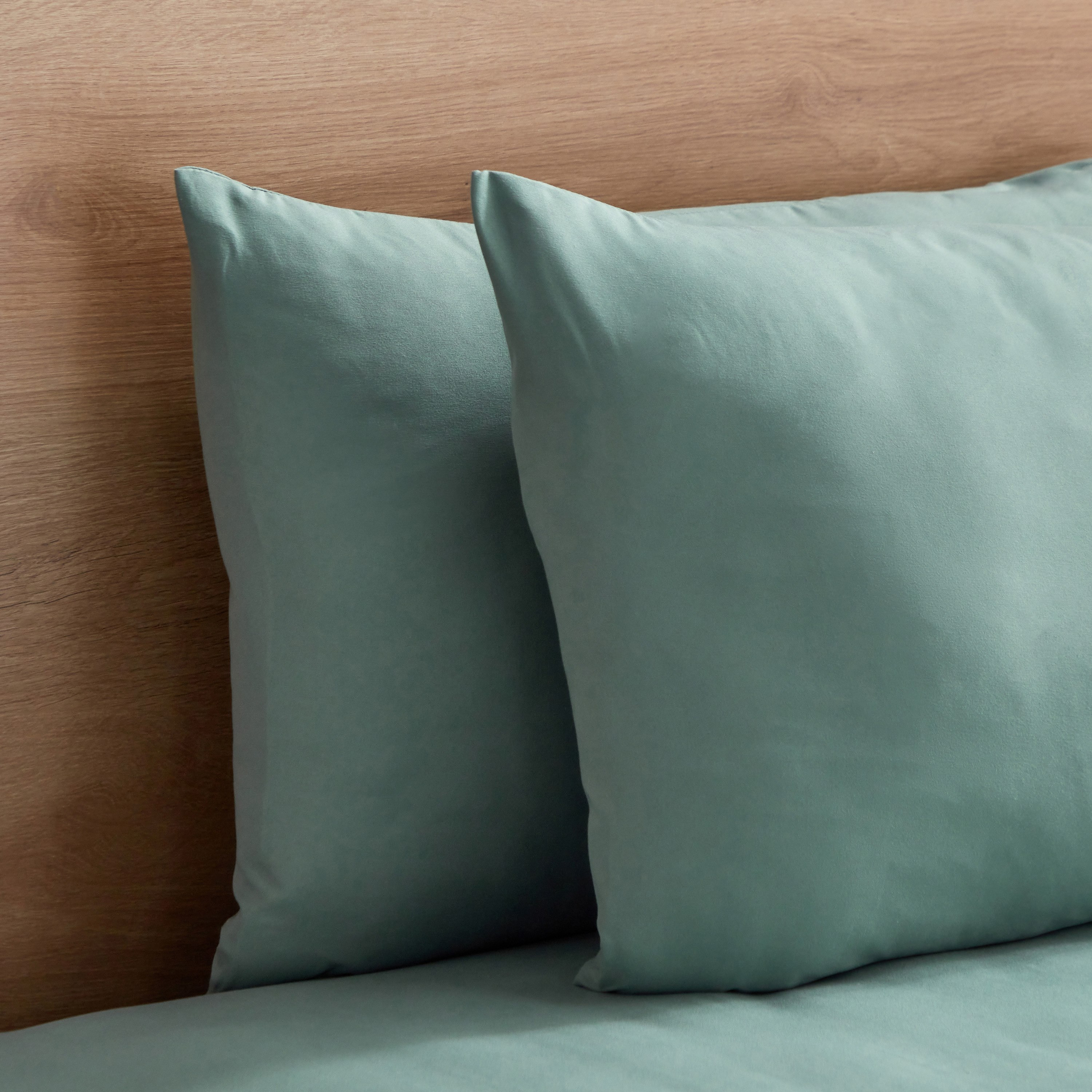 طقم أغطية وسادة سادة من ألياف دقيقة قطعتين من ديربي - 45x70 سم-hbxhomeware-hbxbedroom-image-4