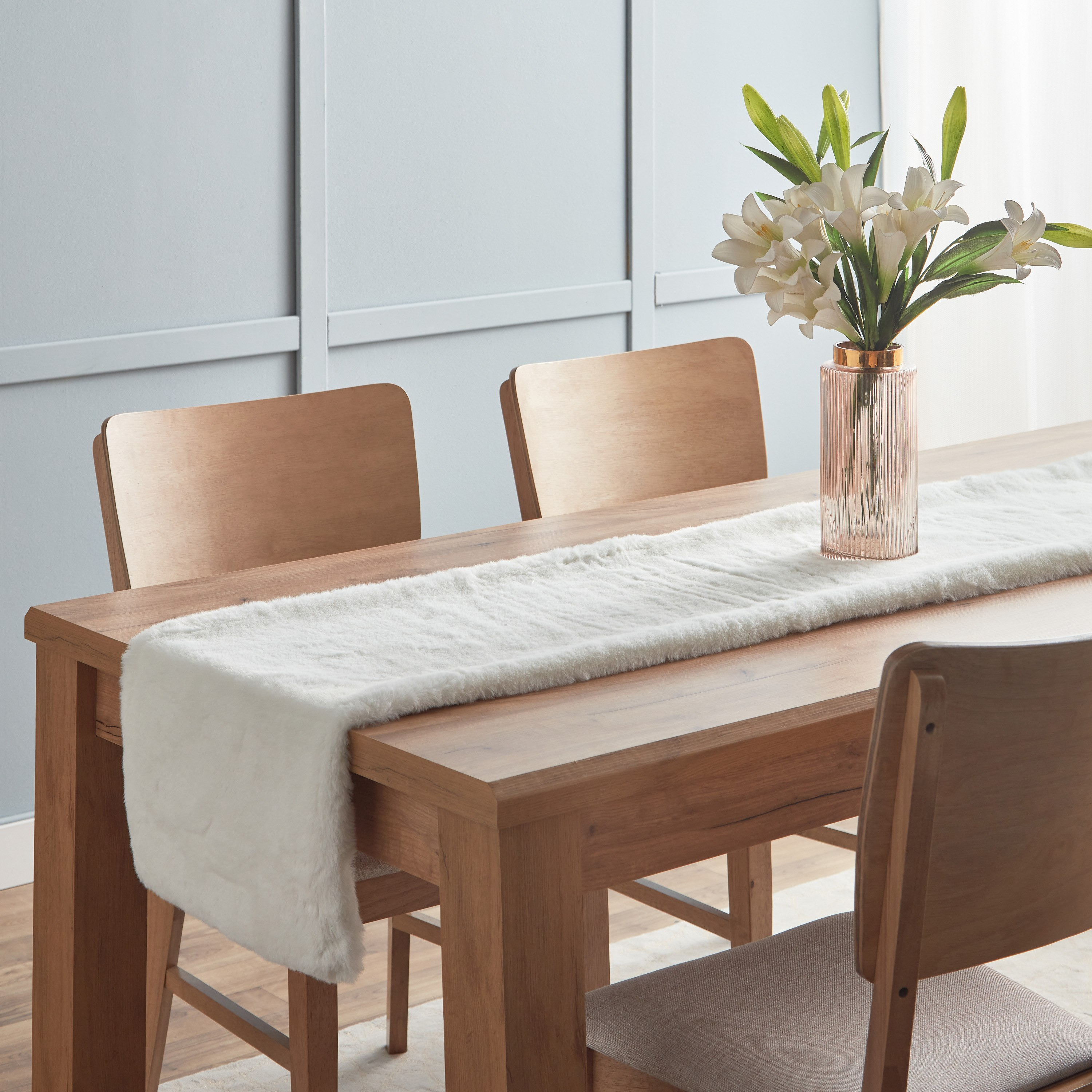 مفرش طاولة فرو أرنب صناعي - 40x220 سم-hbxdecorandfurnishings-homefurnishings-tablelinens-image-5