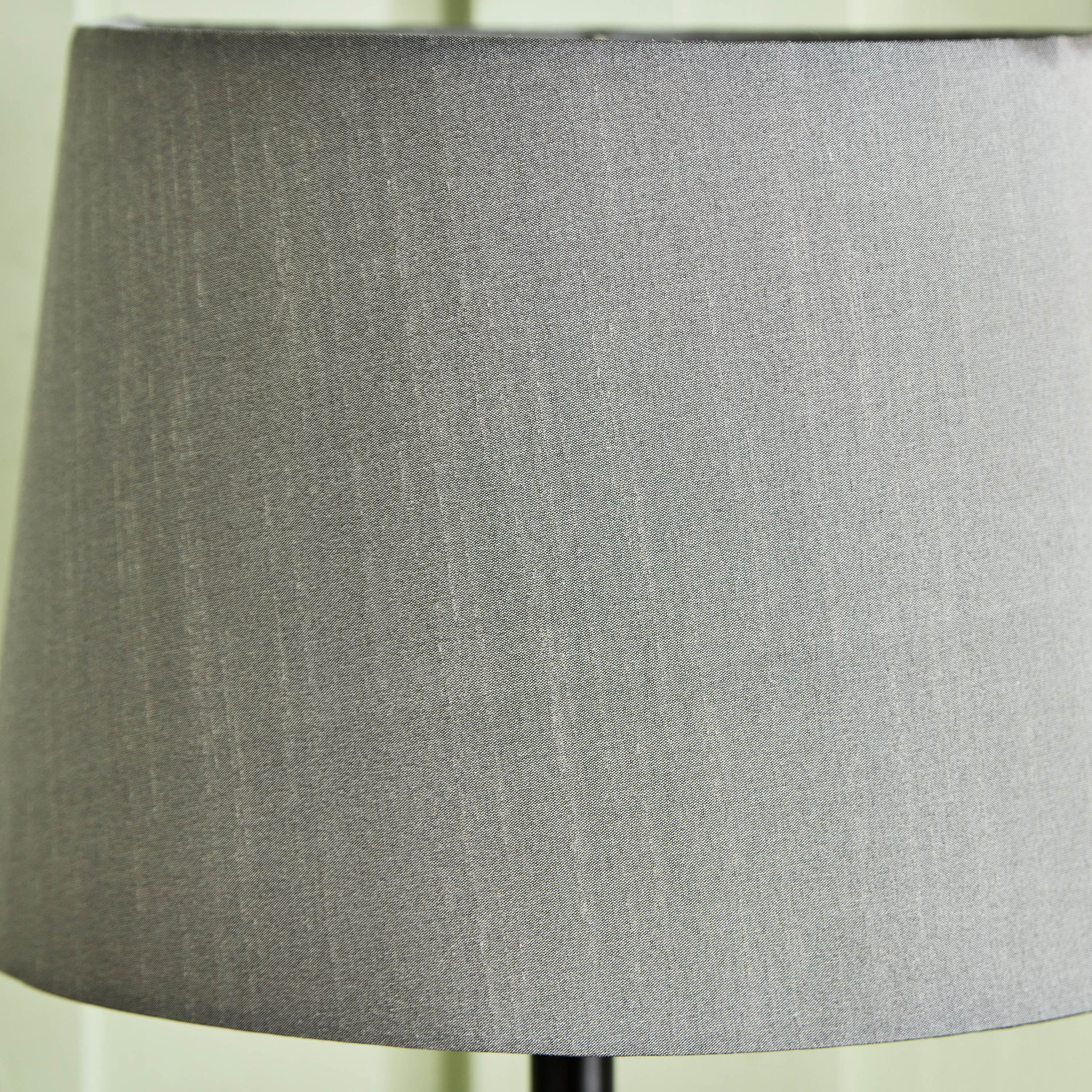 مصباح طاولة معدني بغطاء كتان من دنفير - 28x28x49 سم-hbxlivingroom-lighting-tablelamps-image-4