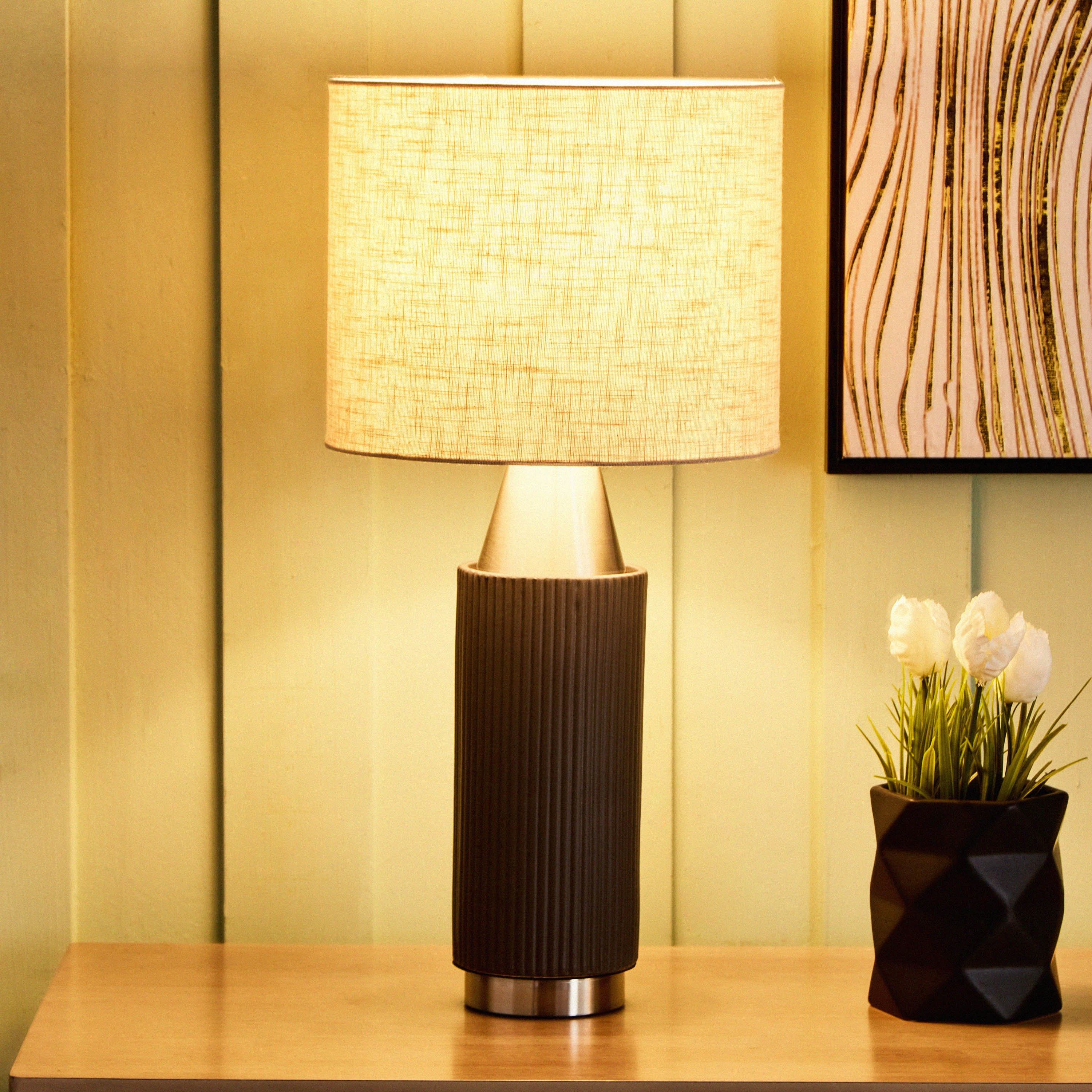 مصباح طاولة معدن وسيراميك بغطاء كتان من دنفير - 28x28x58 سم-hbxlivingroom-lighting-tablelamps-image-2