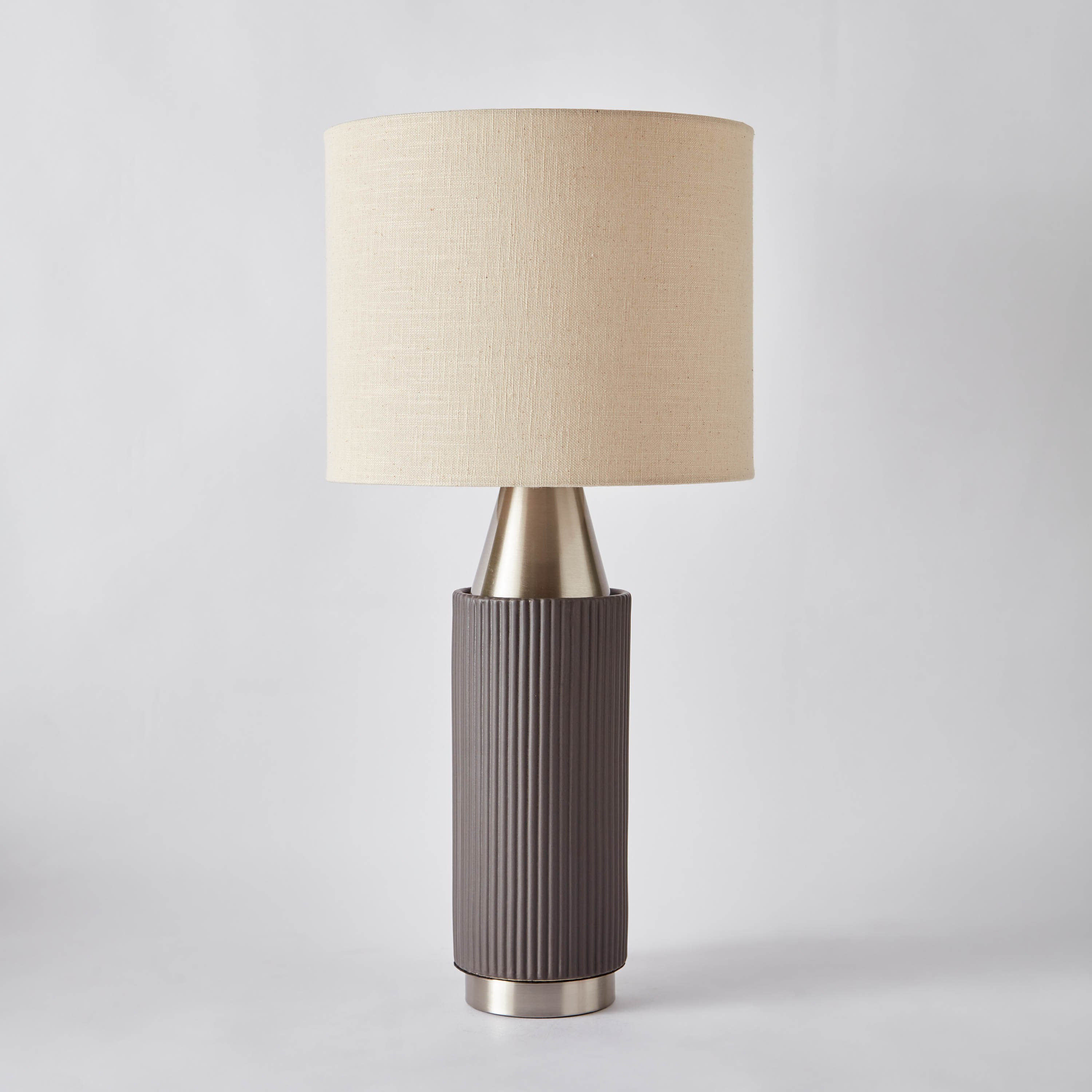 مصباح طاولة معدن وسيراميك بغطاء كتان من دنفير - 28x28x58 سم-hbxlivingroom-lighting-tablelamps-image-6