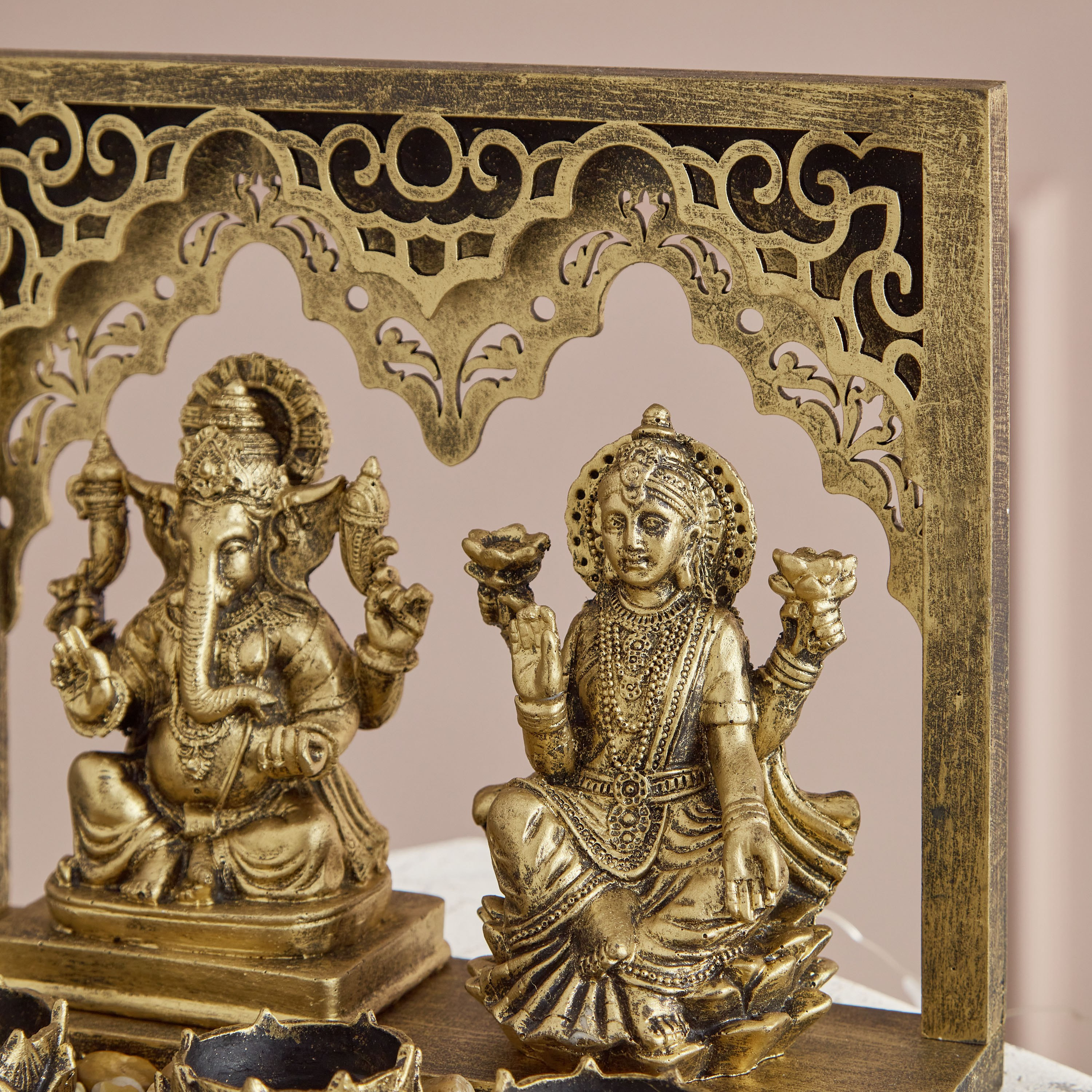 قطعة ديكور بـ 3 حاملات شموع صغيرة من ديكسي غانيشا - 24x15x20.5 سم-hbxlivingroom-decorandaccessories-candleholders-image-4