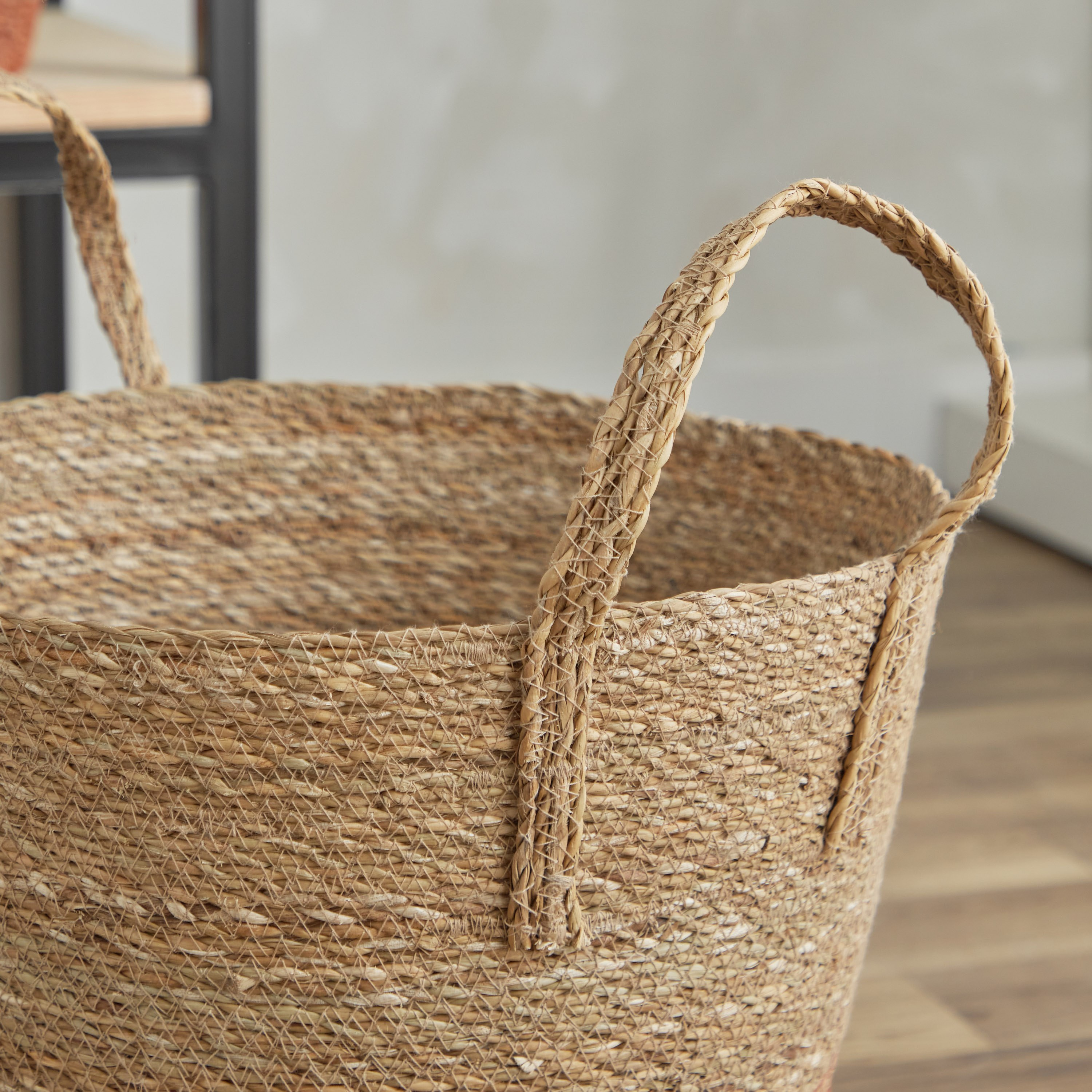 سلّة غسيل مستديرة بمقبض من نيتشورالوم - 37x24x27 سم-hbxbedroom-bedroomaccessories-bedroomstorage-image-3