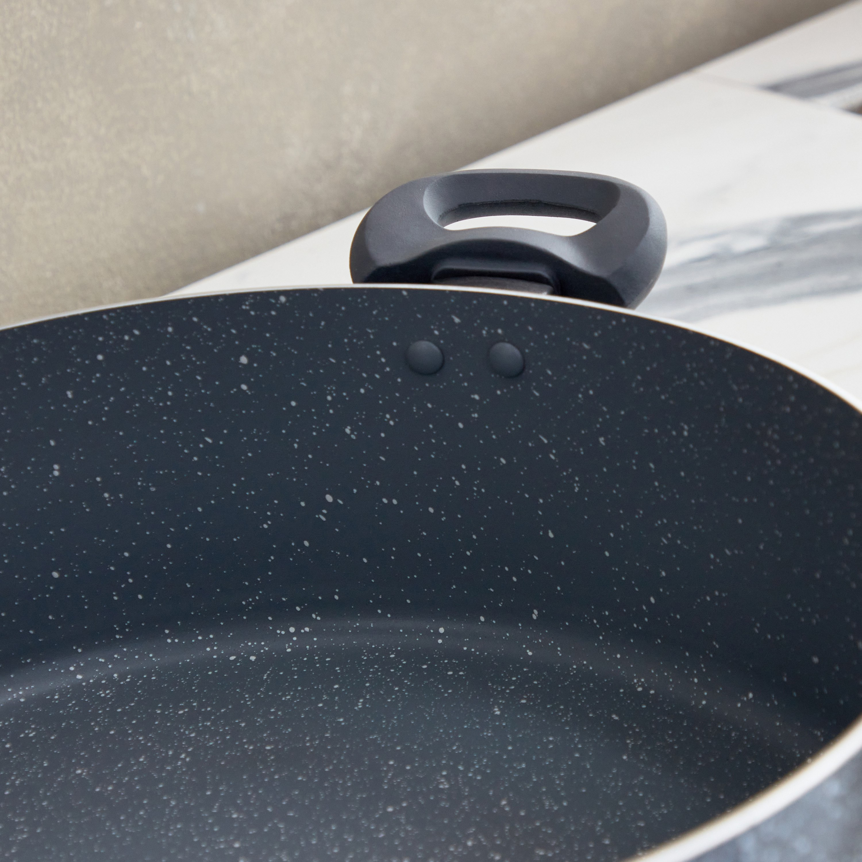 كسرولة بغطاء من أونيكس - 30 سم-hbxdecorandfurnishings-tabletop-serveware-image-5