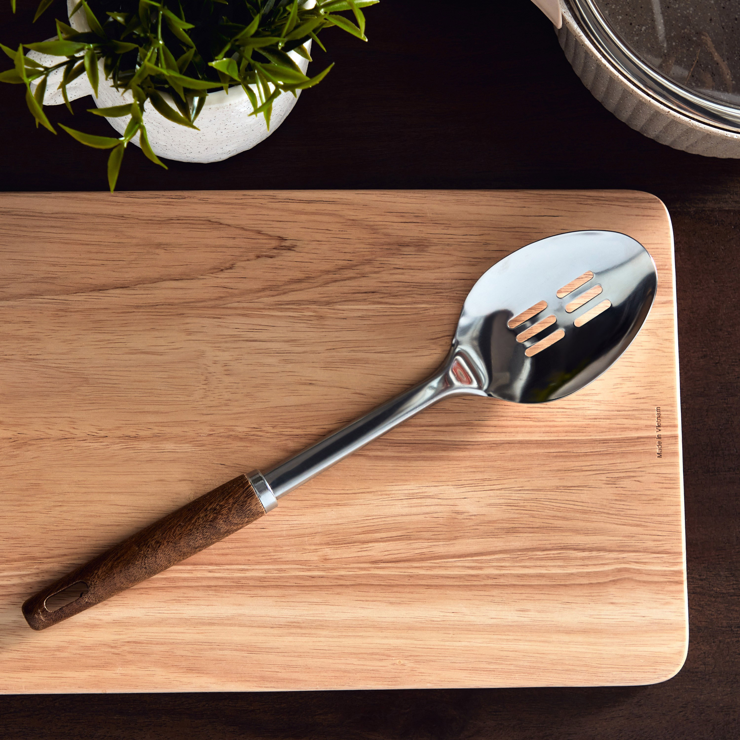 ملعقة تقديم بفتحات من إيكو جريب-hbxhomeware-hbxkitchen-image-1