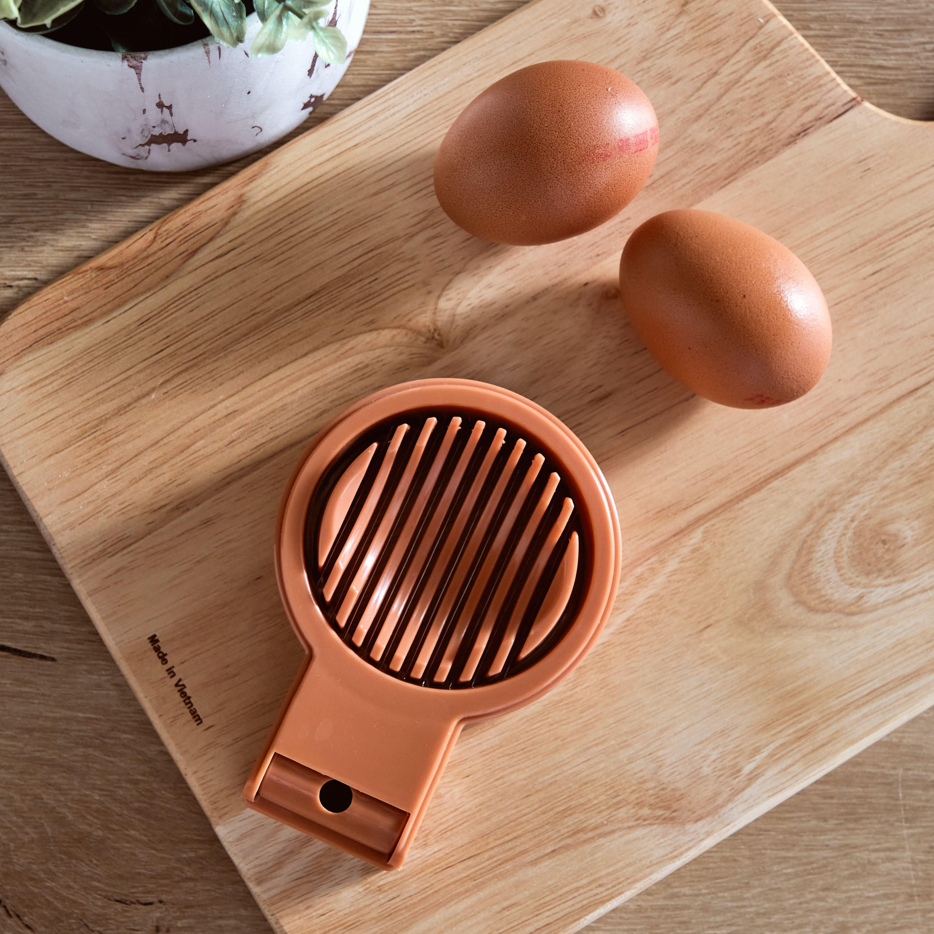 Easy Chef Egg Slicer-hbxhomeware-hbxkitchen-image-1
