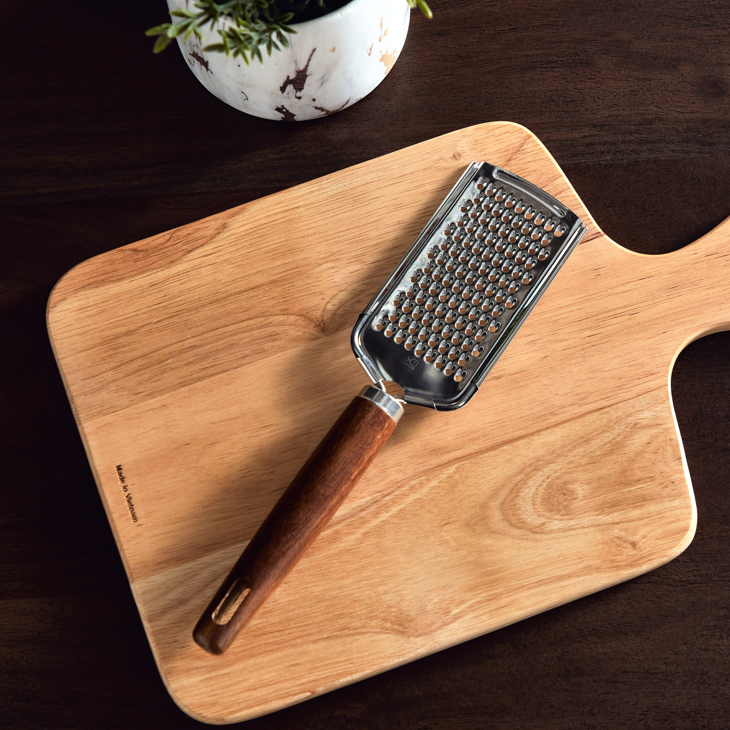 Eco Grip Grater-hbxhomeware-hbxkitchen-image-1